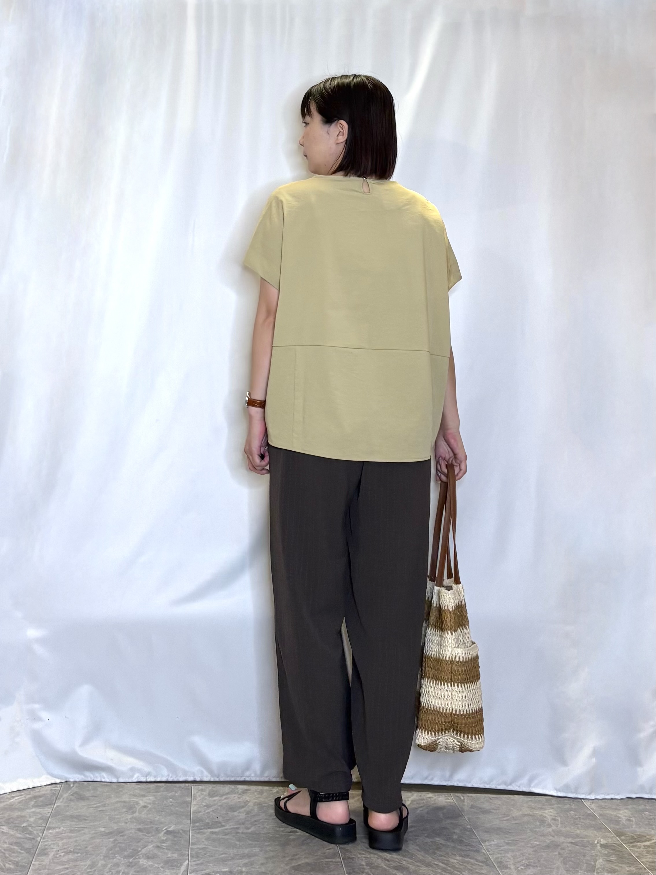 ネリさんの「SHOO･LA･RUE｜【洗濯機可/セットアップ可】軽凛(かろりん) ひんやり切替コクーントップス」を使ったコーディネート