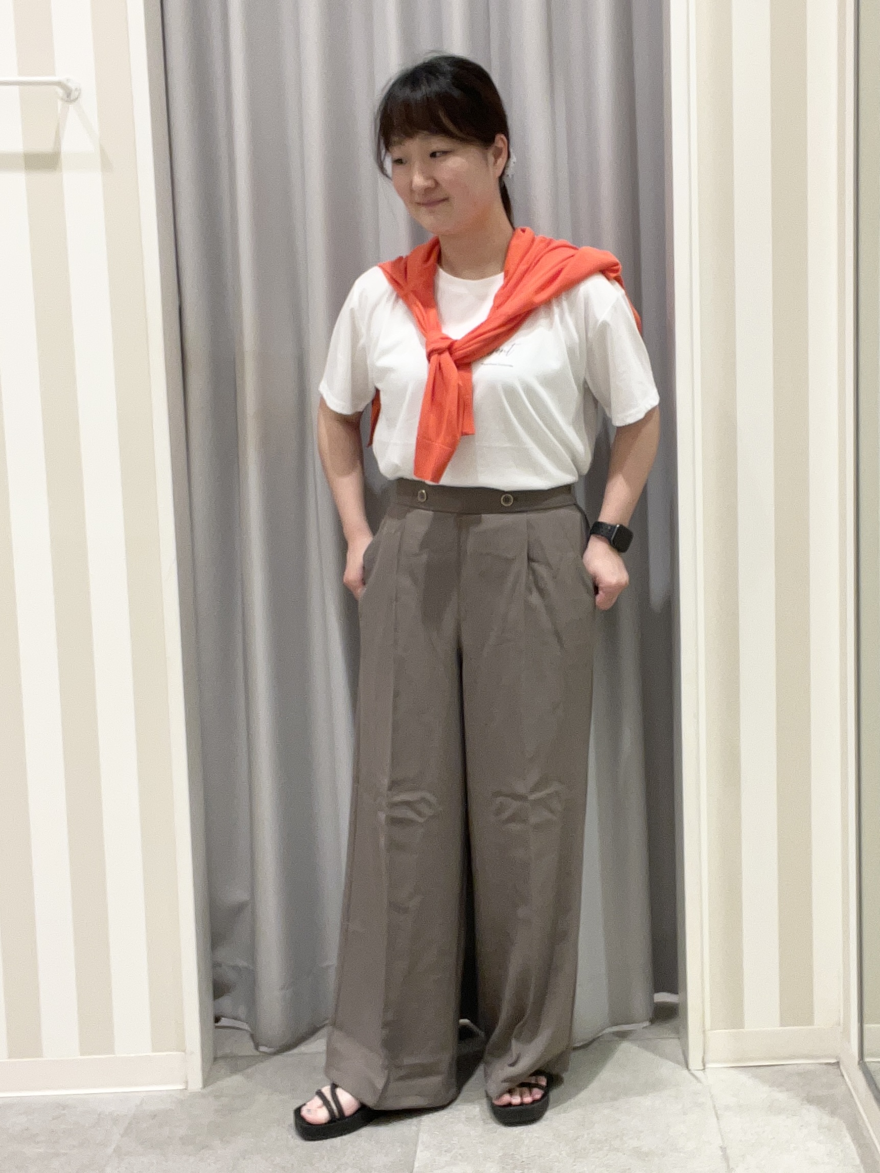 もーりぃさんの「SHOO･LA･RUE｜【ひんやり/洗濯機可/S-LL】オンにもオフにも マルチに使えるボタンレスカーディガン」を使ったコーディネート
