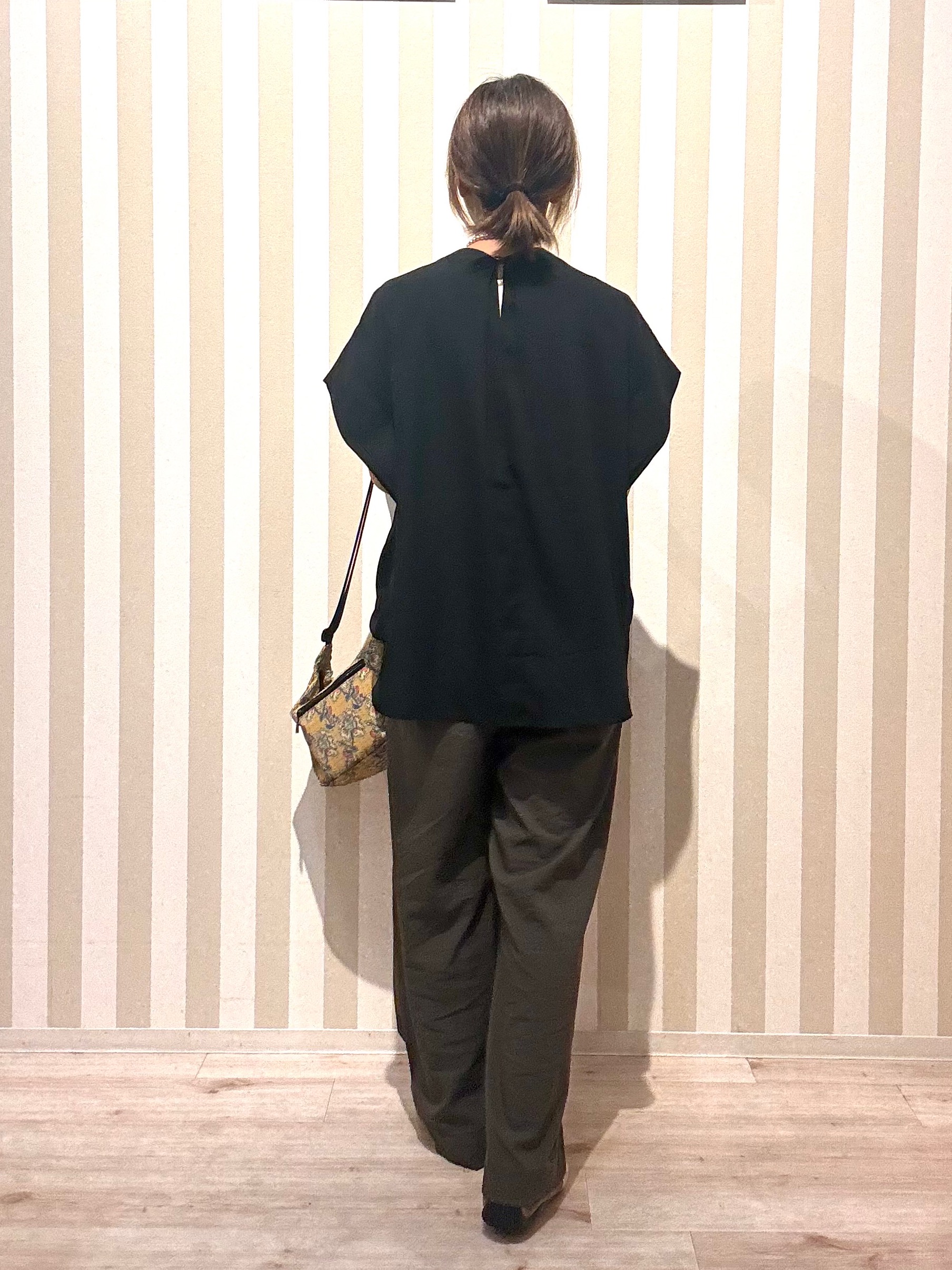 pieceさんの「SHOO･LA･RUE｜【洗濯機可/体型カバー】インせずこなれる ふんわり裾バルーントップス」を使ったコーディネート