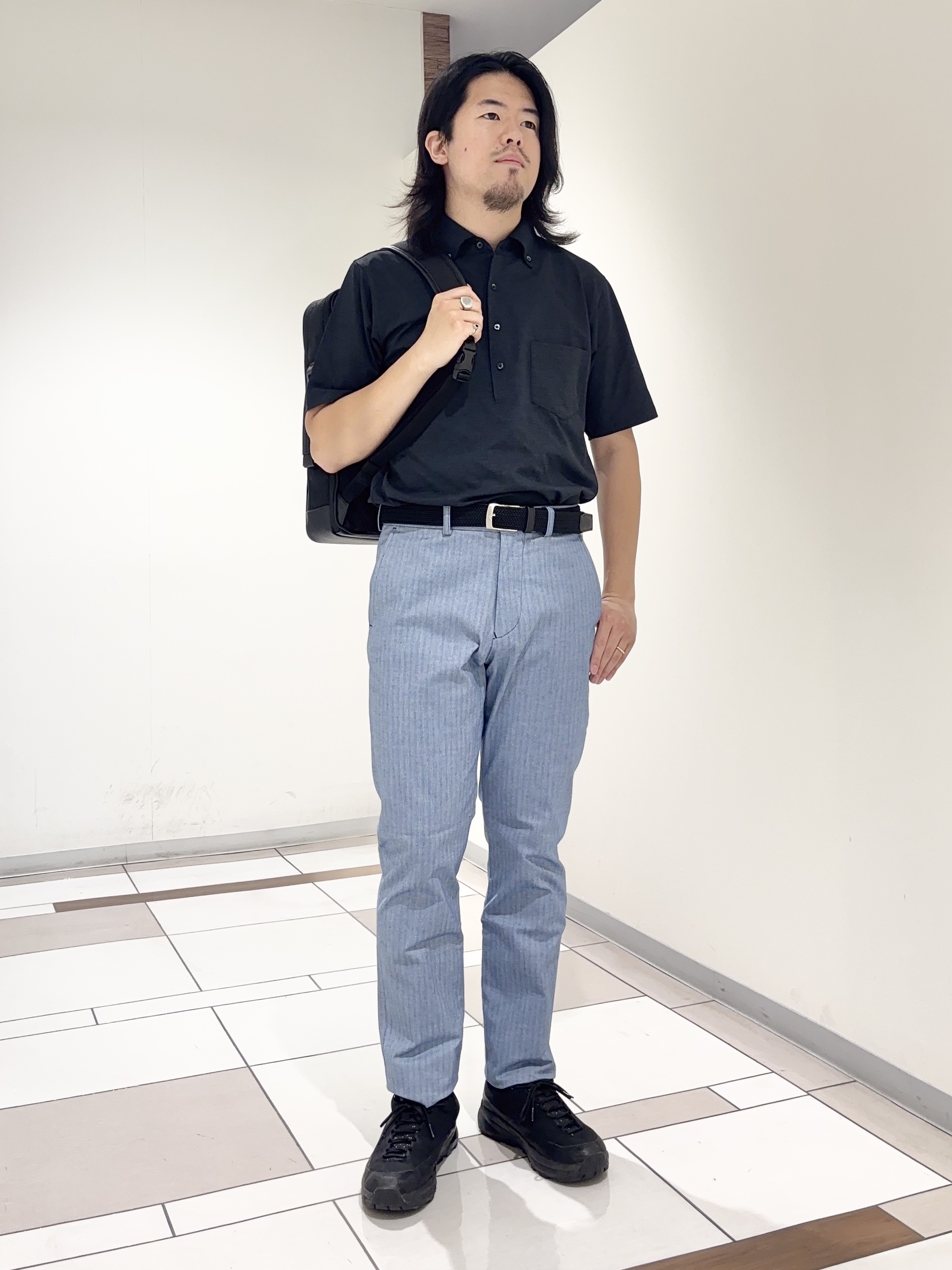 及川さんの「TAKEO KIKUCHI｜【汗染み軽減/接触冷感】ビズ ポロシャツ」を使ったコーディネート