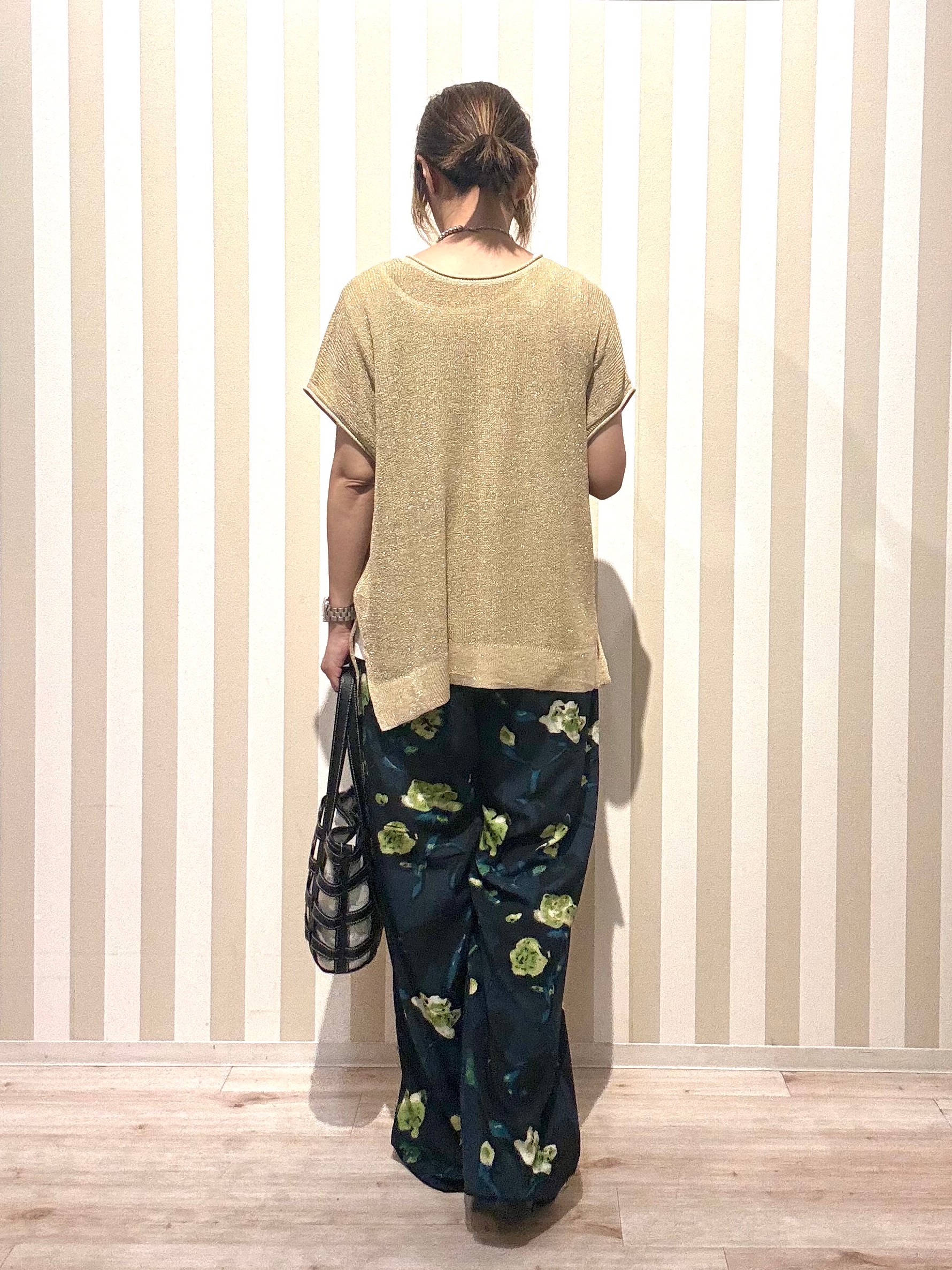 pieceさんの「SHOO･LA･RUE｜【2点セット/前後2WAY/洗濯機可/S-LL】体型カバーも叶う ラメ畦ニット+タンクトップ」を使ったコーディネート
