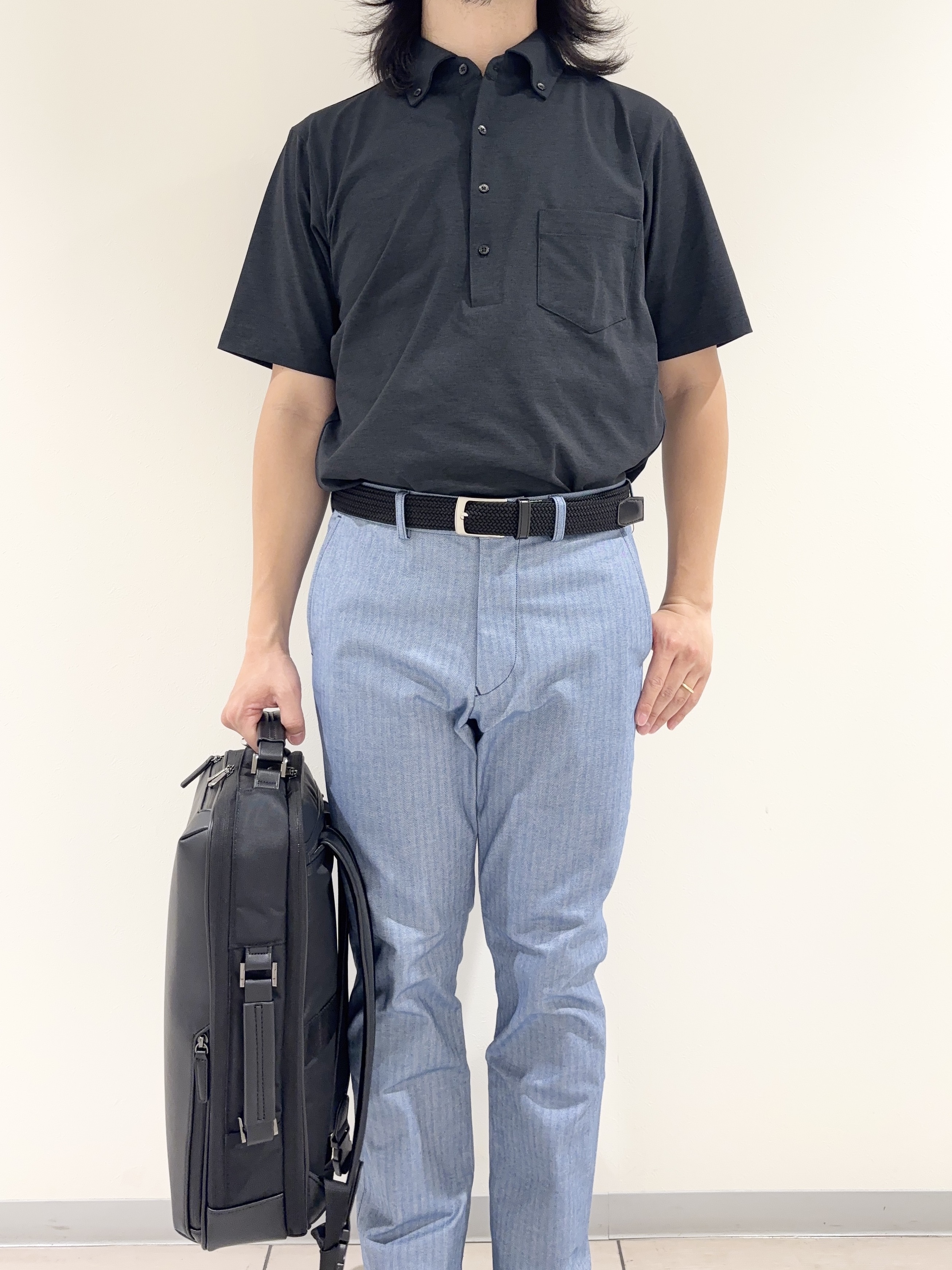 及川さんの「TAKEO KIKUCHI｜【汗染み軽減/接触冷感】ビズ ポロシャツ」を使ったコーディネート
