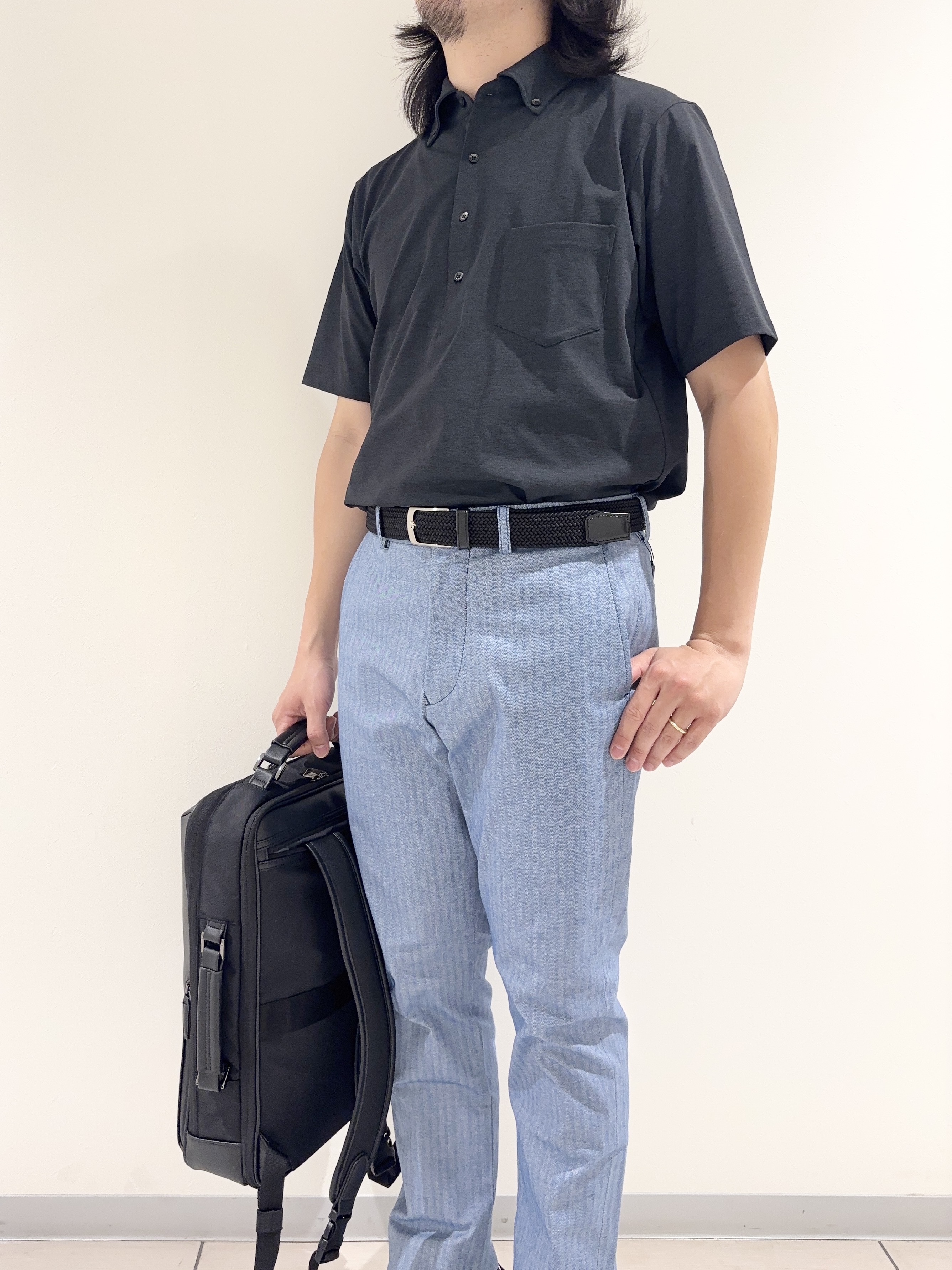 及川さんの「TAKEO KIKUCHI｜【汗染み軽減/接触冷感】ビズ ポロシャツ」を使ったコーディネート