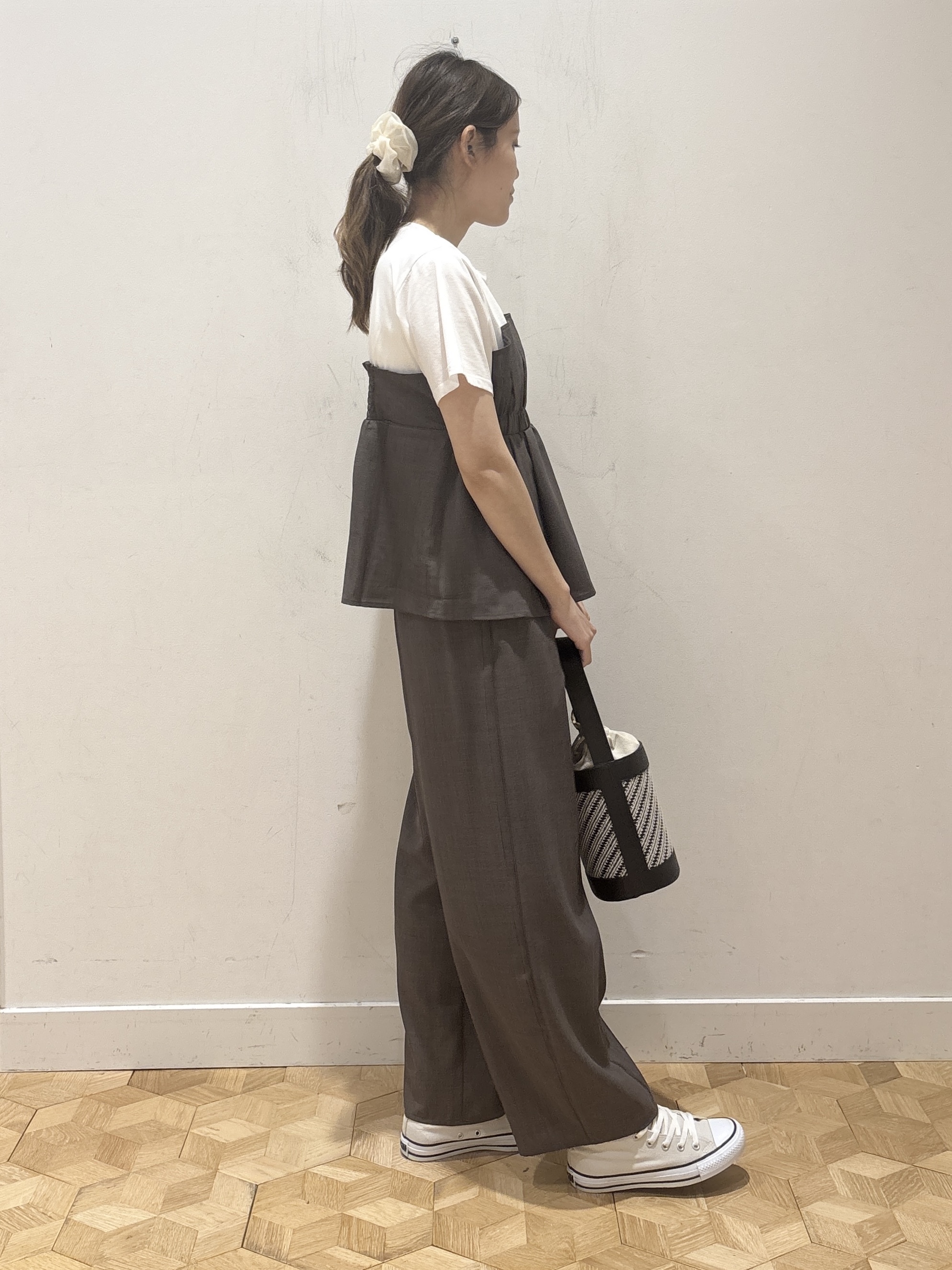YUMIさんの「Dessin｜【セットアップ可/UVカット/洗える】ビスチェドッキングTシャツ」を使ったコーディネート
