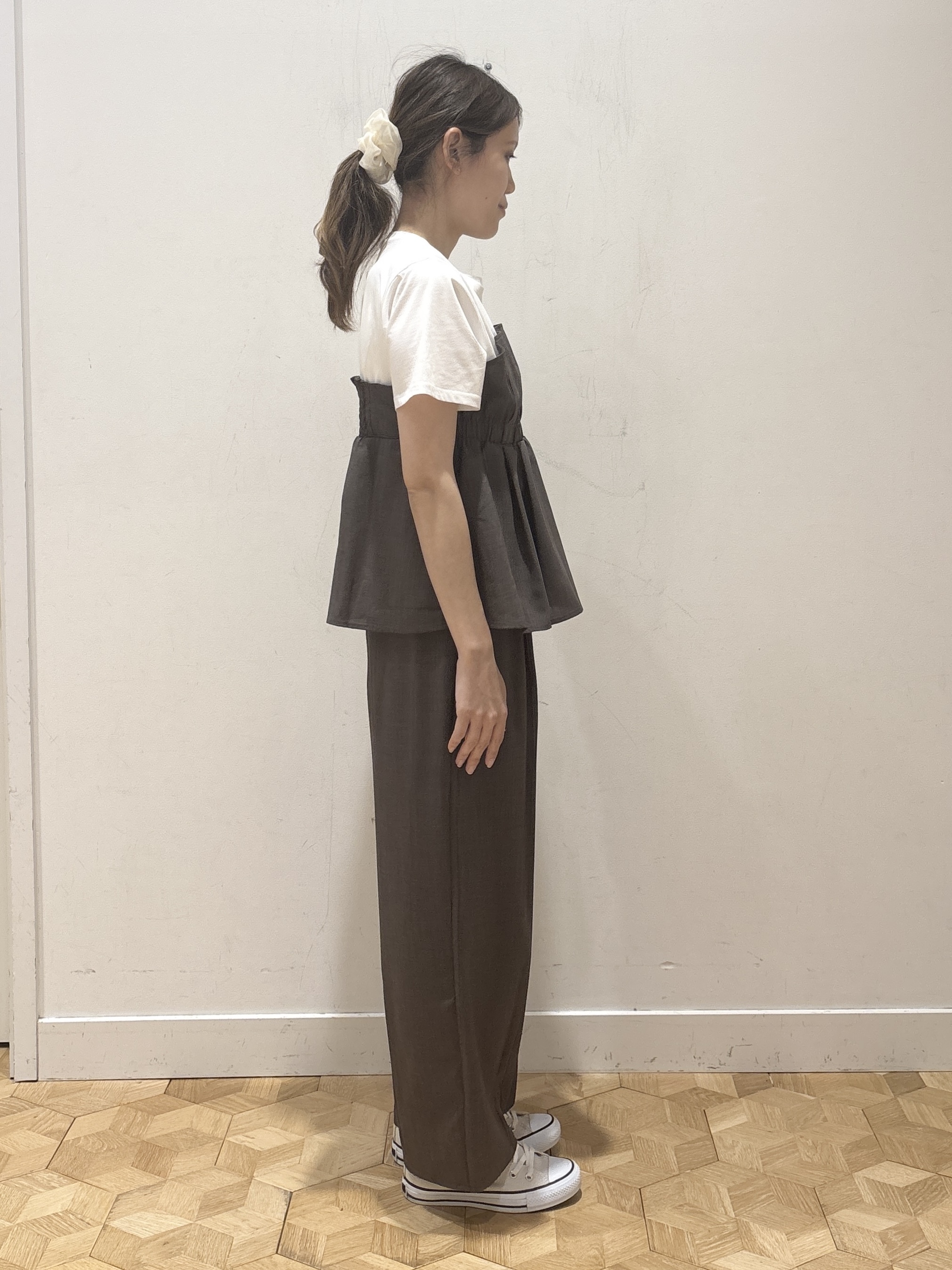 YUMIさんの「Dessin｜【セットアップ可/UVカット/洗える】ビスチェドッキングTシャツ」を使ったコーディネート