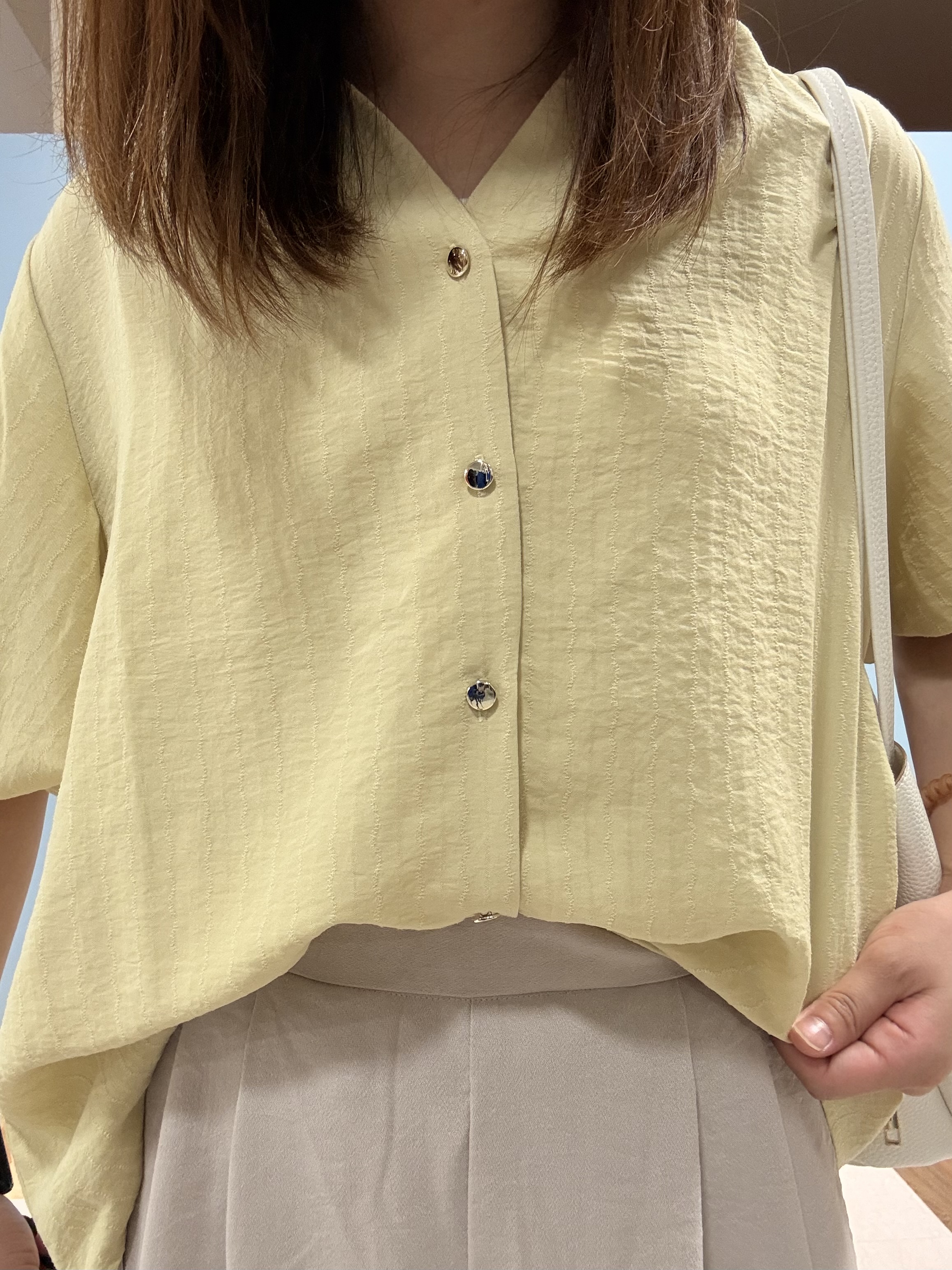 Naaatsuさんの「SHOO･LA･RUE｜【S-LL/洗濯機可】バルーンスリーブ　キーネックブラウス」を使ったコーディネート