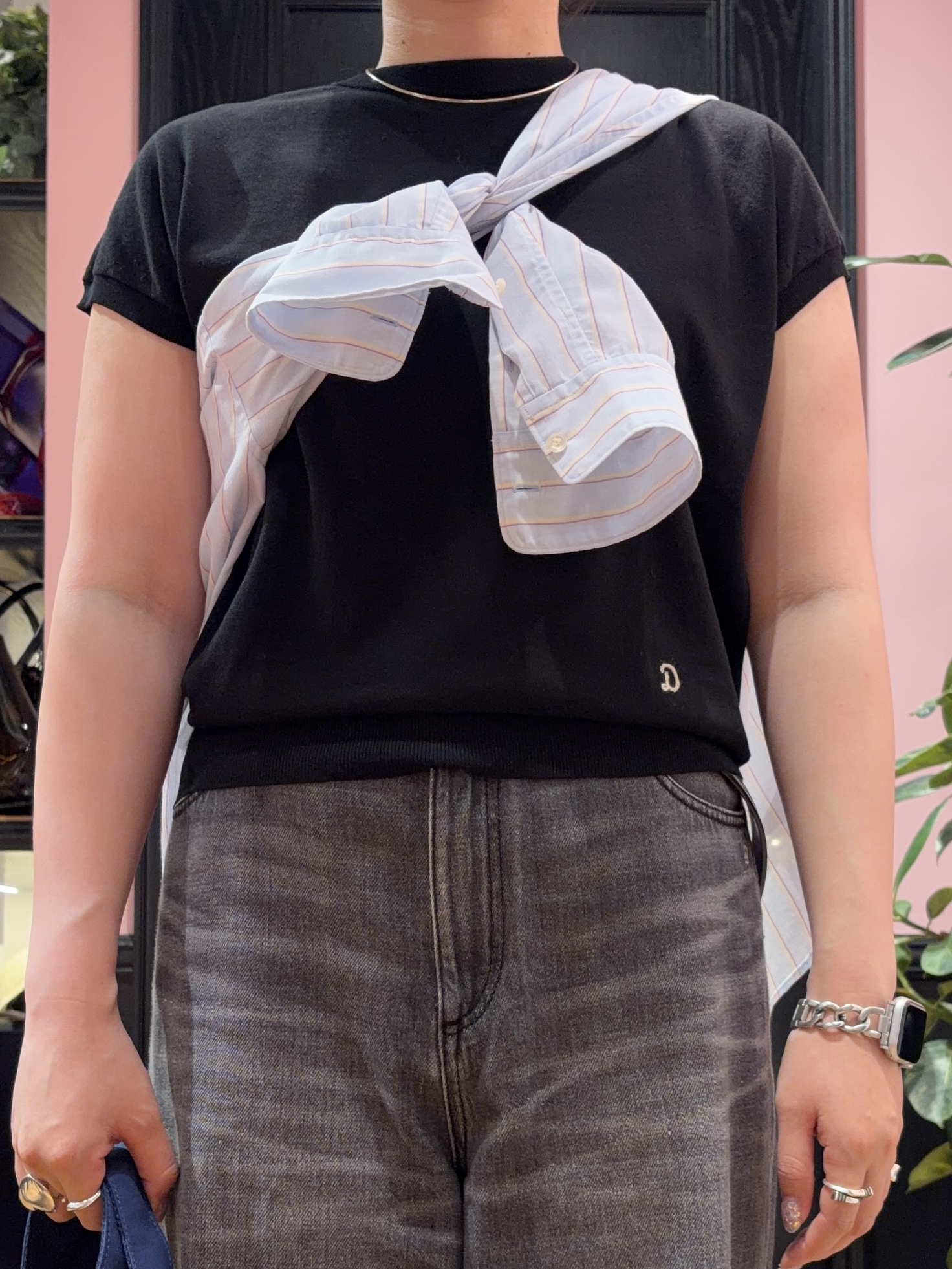 SAKAIさんの「DRESSTERIOR｜【ウォッシャブル】コットンシルクフレンチスリーブニット」を使ったコーディネート