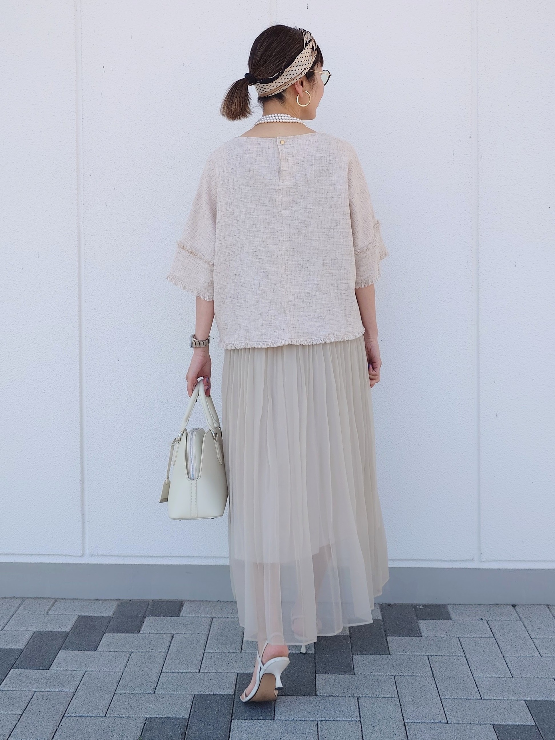 MUTSUKOさんの「UNTITLED｜ドライミックスツィードブラウス」を使ったコーディネート