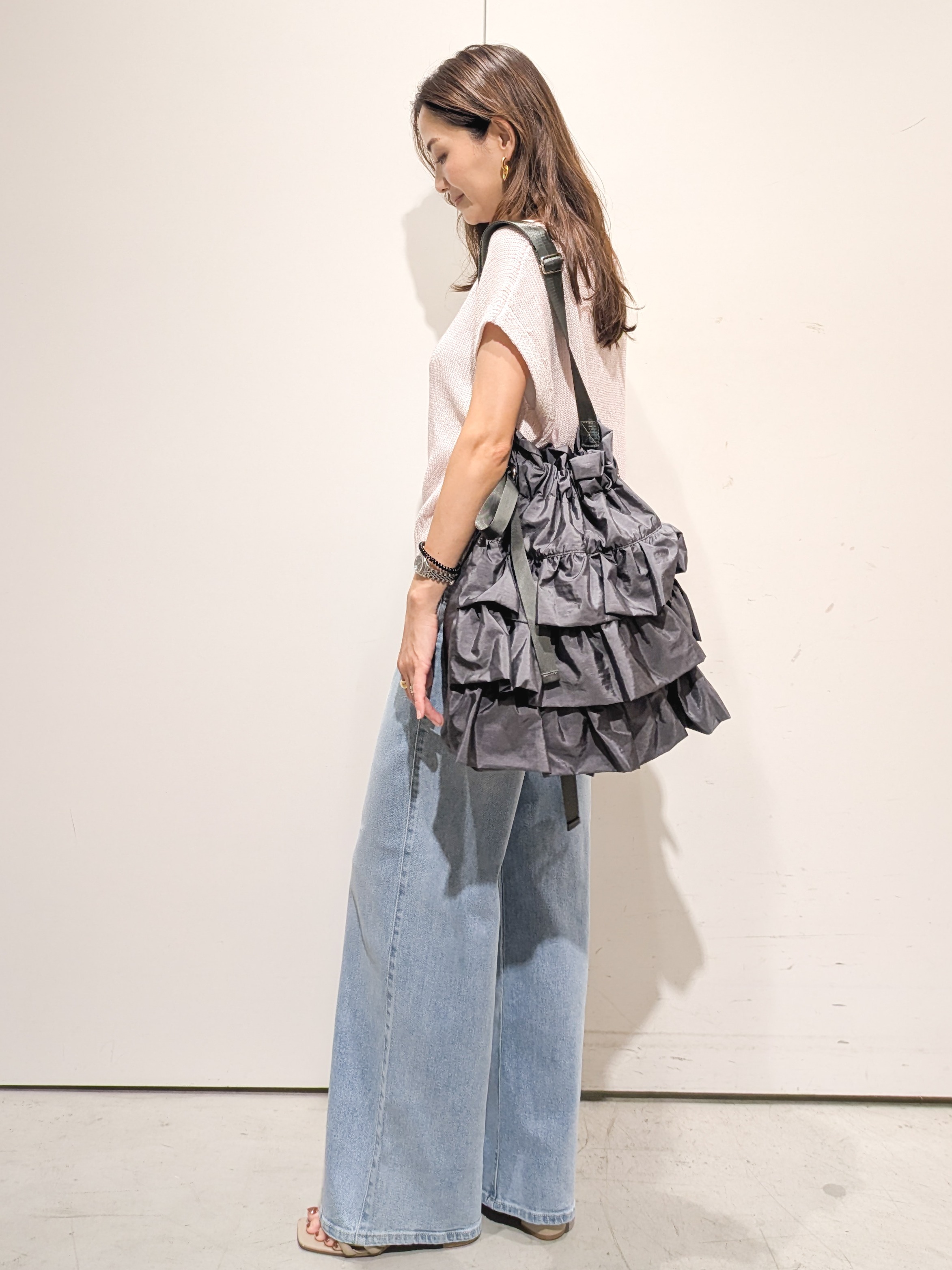 machiさんの「OPAQUE.CLIP｜ラメメッシュ フレンチスリーブニット【洗濯機OK】」を使ったコーディネート