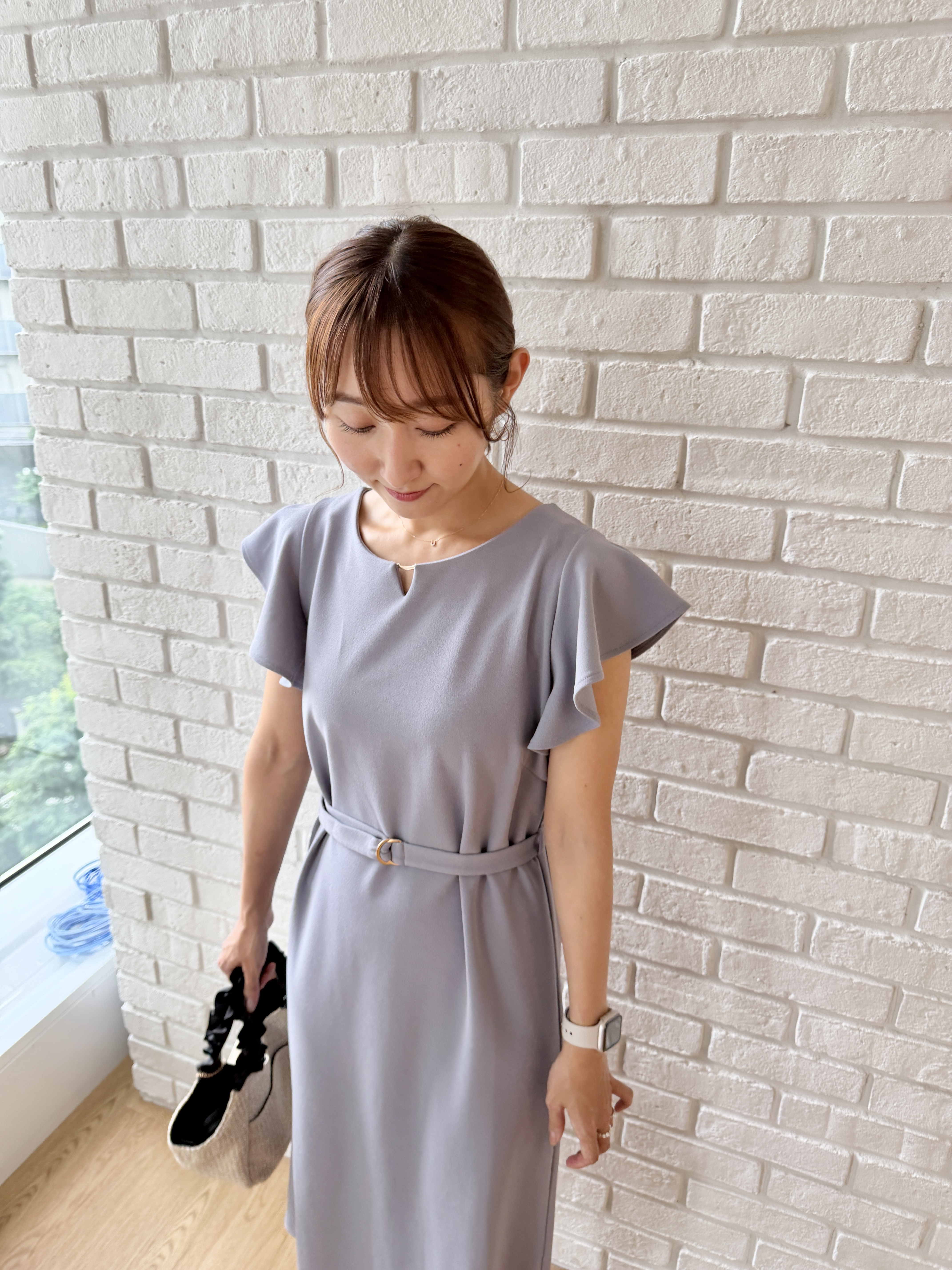 みぃさんの「index｜【接触冷感／吸水速乾】キーネックフレアスリーブワンピース《UV／洗濯機OK／ストレッチ》」を使ったコーディネート