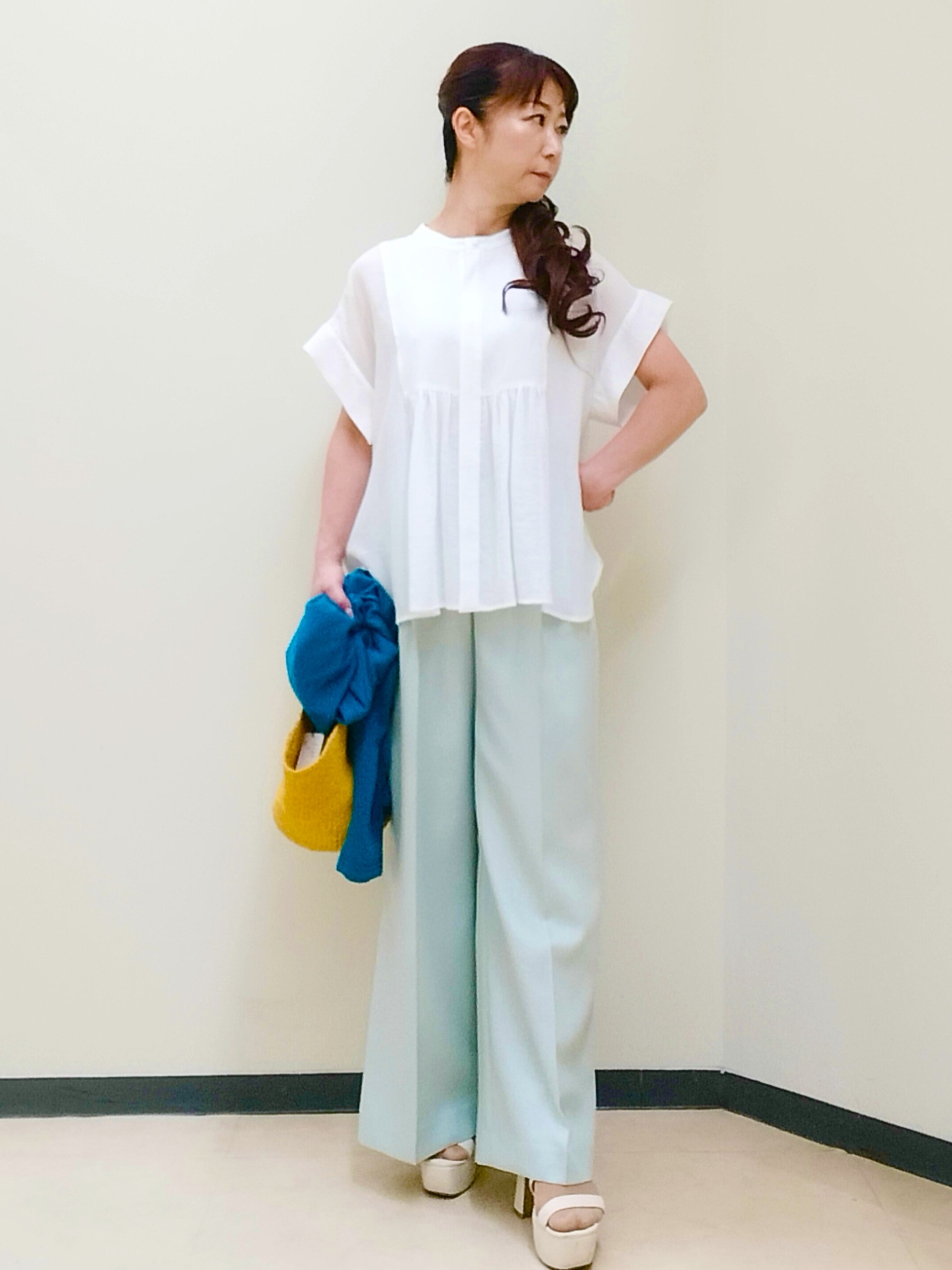 花さんの「Reflect｜ドビーストライプドルマンスリーブブラウス」を使ったコーディネート