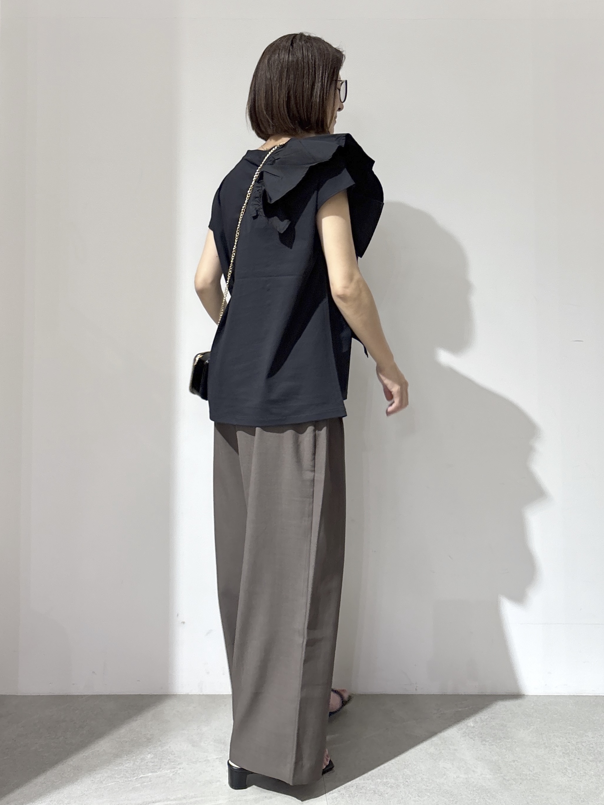 NAKAさんの「OPAQUE.CLIP｜【UVケア／接触冷感】アシメフリルドッキングカットソー《洗濯機OK》」を使ったコーディネート