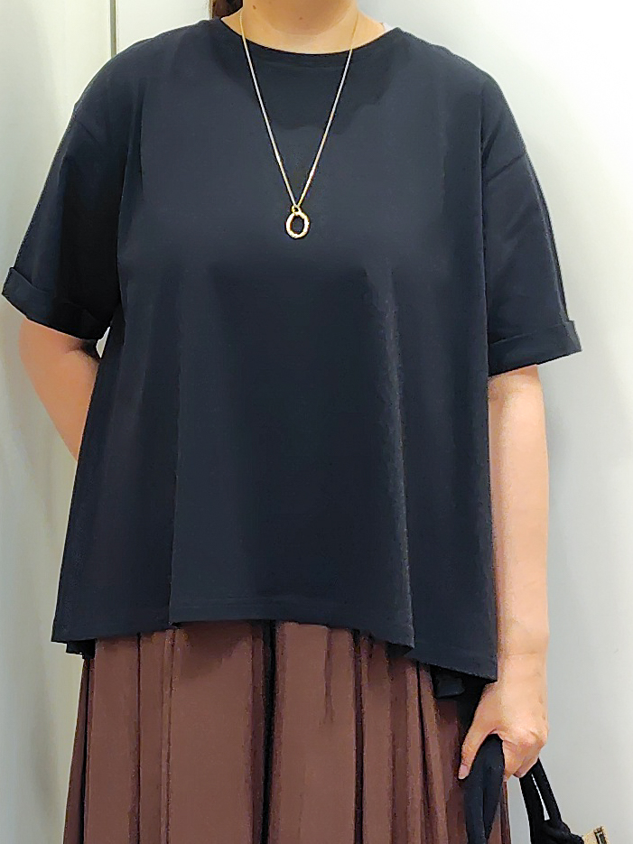 こんちゃんさんの「grove｜【遮熱／吸水速乾／接触冷感／UVカット】フレアシルエットTシャツ」を使ったコーディネート