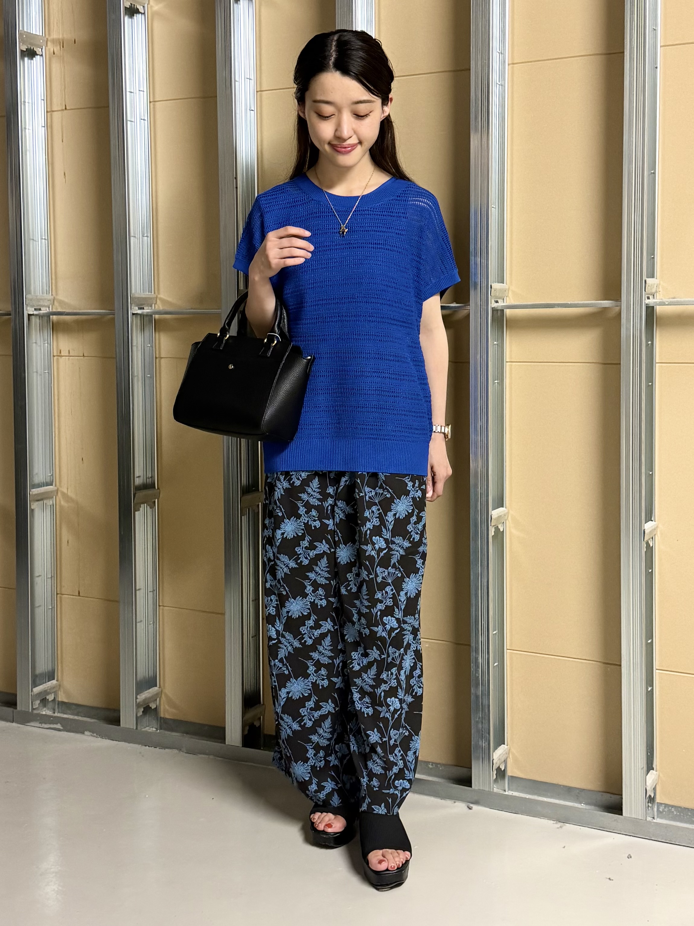 sahoさんの「THE SHOP TK｜【2点セット】メッシュニット+タンクトップ」を使ったコーディネート