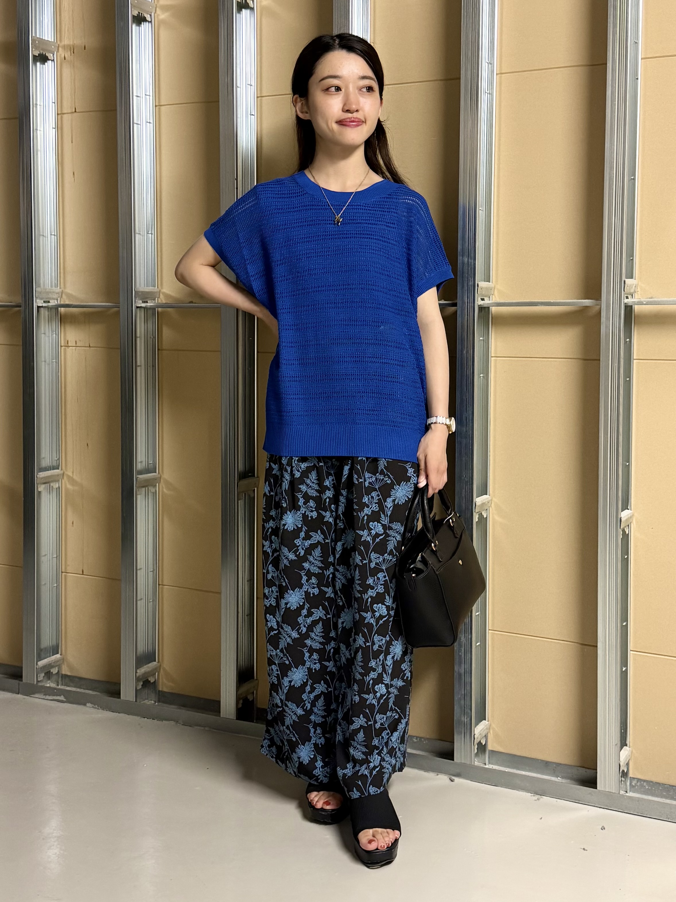 sahoさんの「THE SHOP TK｜【2点セット】メッシュニット+タンクトップ」を使ったコーディネート