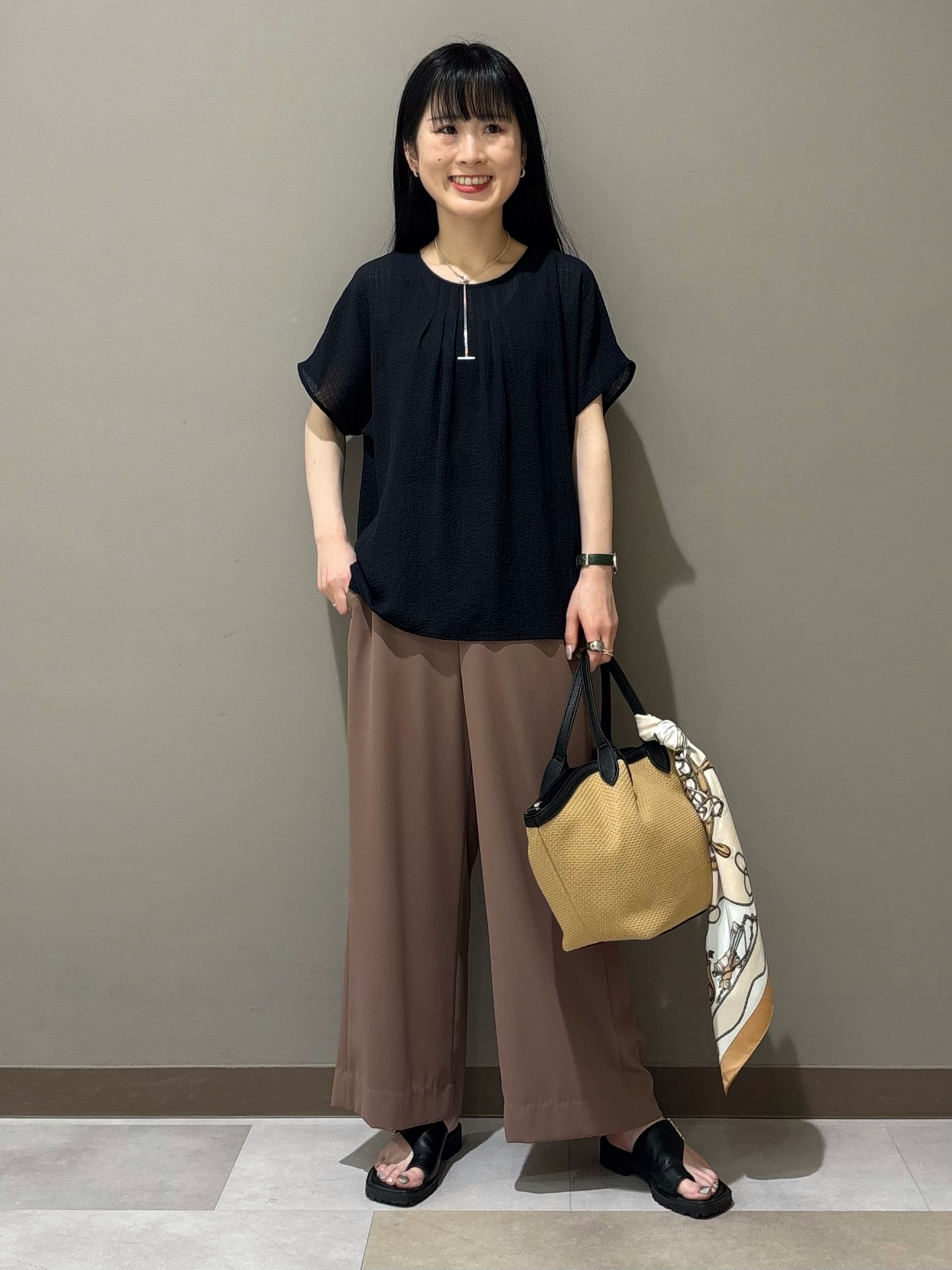 KEIKOさんの「INDIVI｜【さらに軽く軽快！／着る日傘】颯爽ジレジャケット」を使ったコーディネート