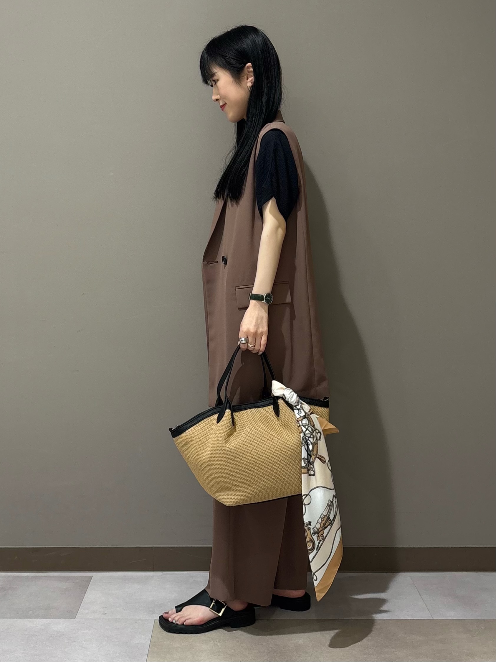 KEIKOさんの「INDIVI｜【さらに軽く軽快！／着る日傘】颯爽ジレジャケット」を使ったコーディネート