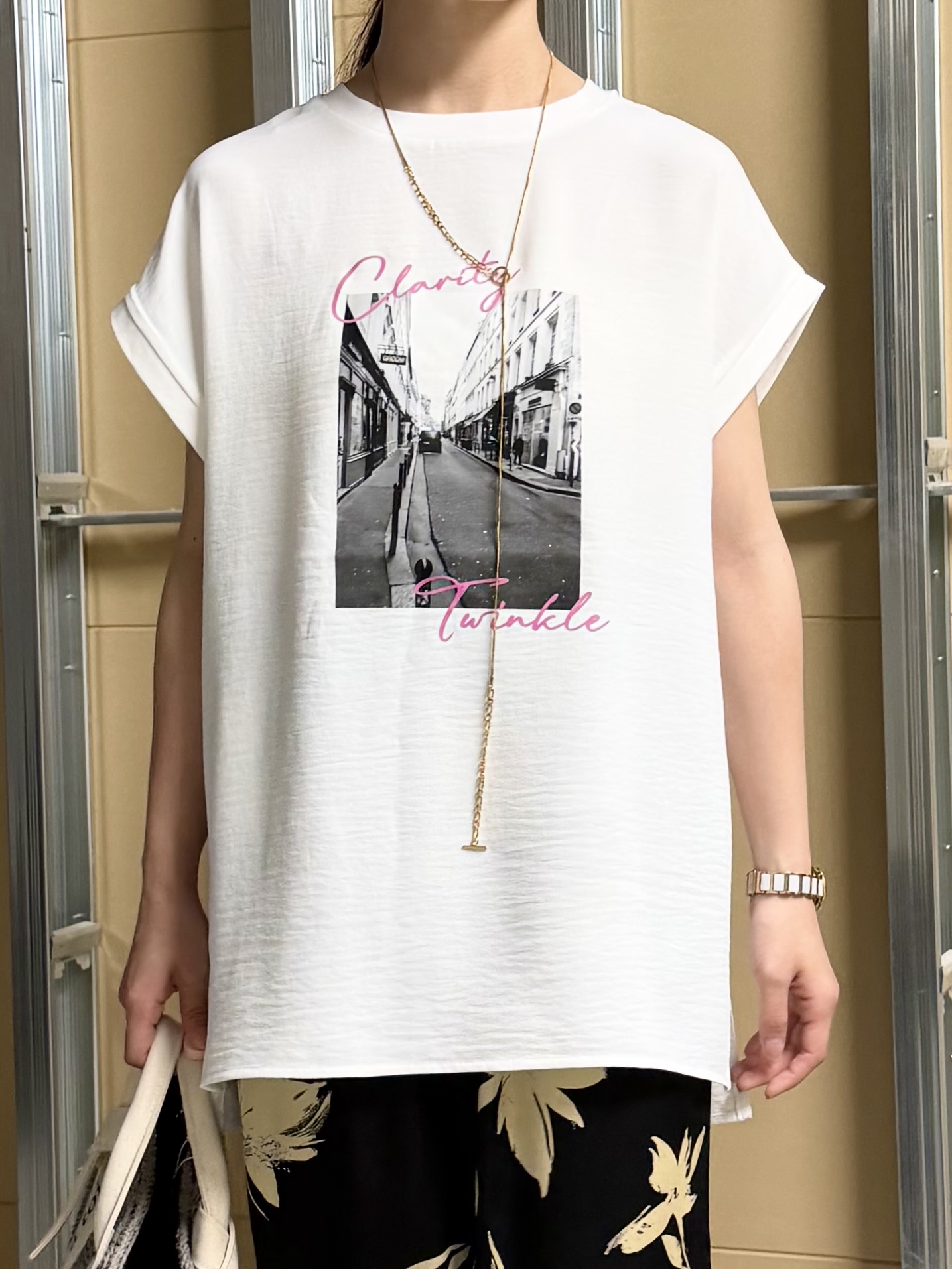 sahoさんの「THE SHOP TK｜【ひんやりさらさら】軽やかに着られる プリントTシャツ」を使ったコーディネート