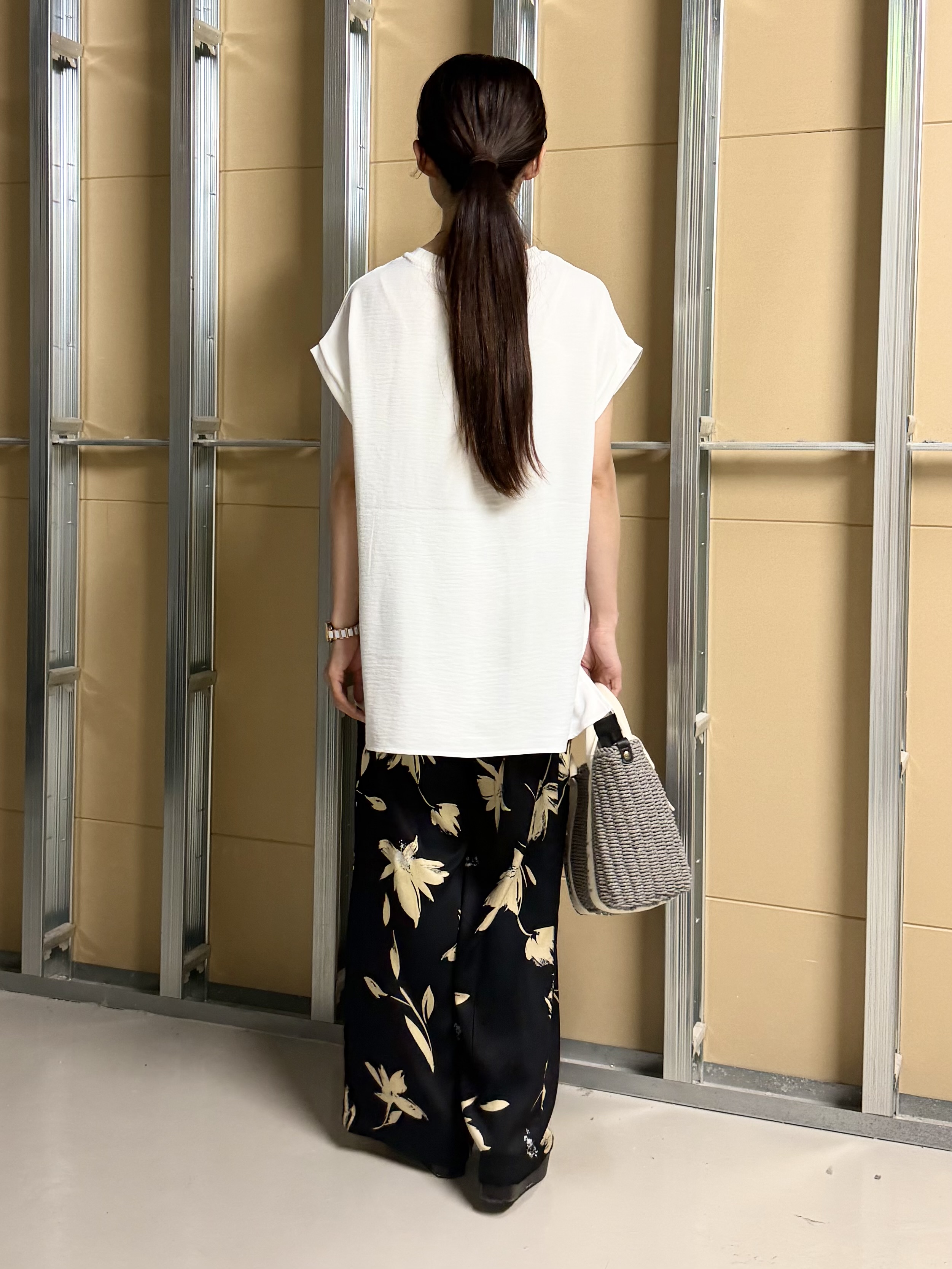 sahoさんの「THE SHOP TK｜【ひんやりさらさら】軽やかに着られる プリントTシャツ」を使ったコーディネート