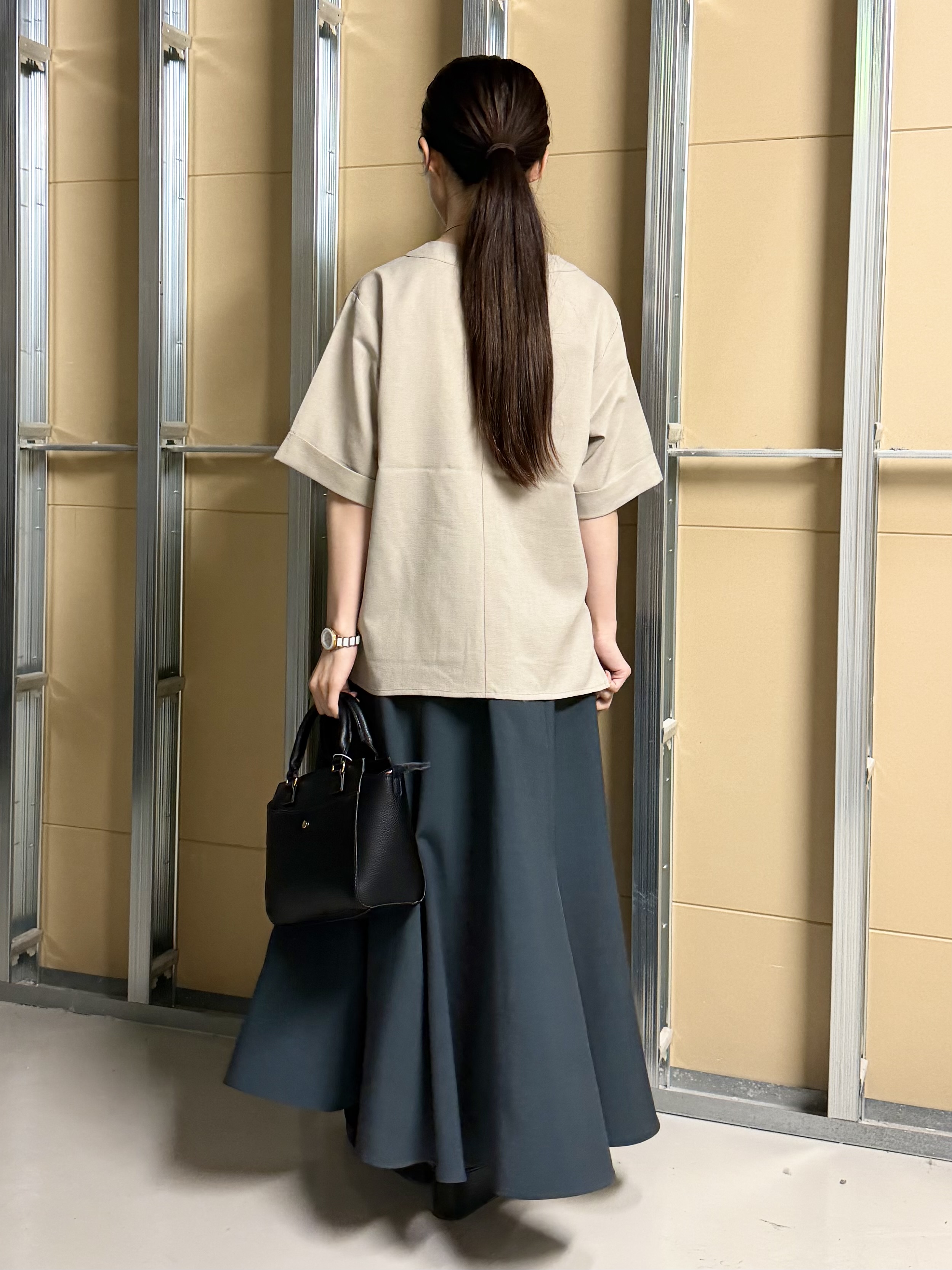 sahoさんの「THE SHOP TK｜【M-XL/二の腕カバー】さらり麻調メッシュ5分袖ブラウス」を使ったコーディネート