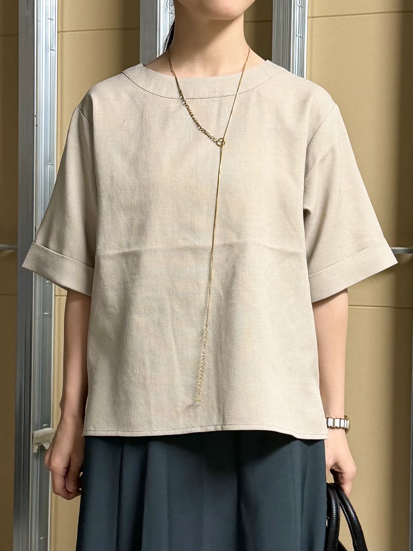 sahoさんの「THE SHOP TK｜【M-XL/二の腕カバー】さらり麻調メッシュ5分袖ブラウス」を使ったコーディネート
