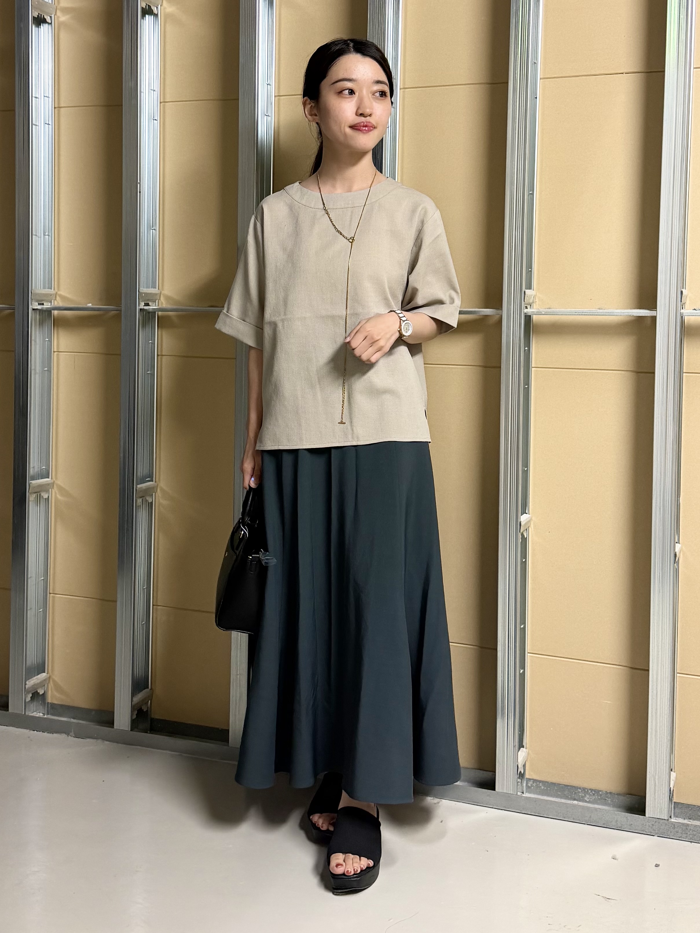 sahoさんの「THE SHOP TK｜【M-XL/二の腕カバー】さらり麻調メッシュ5分袖ブラウス」を使ったコーディネート