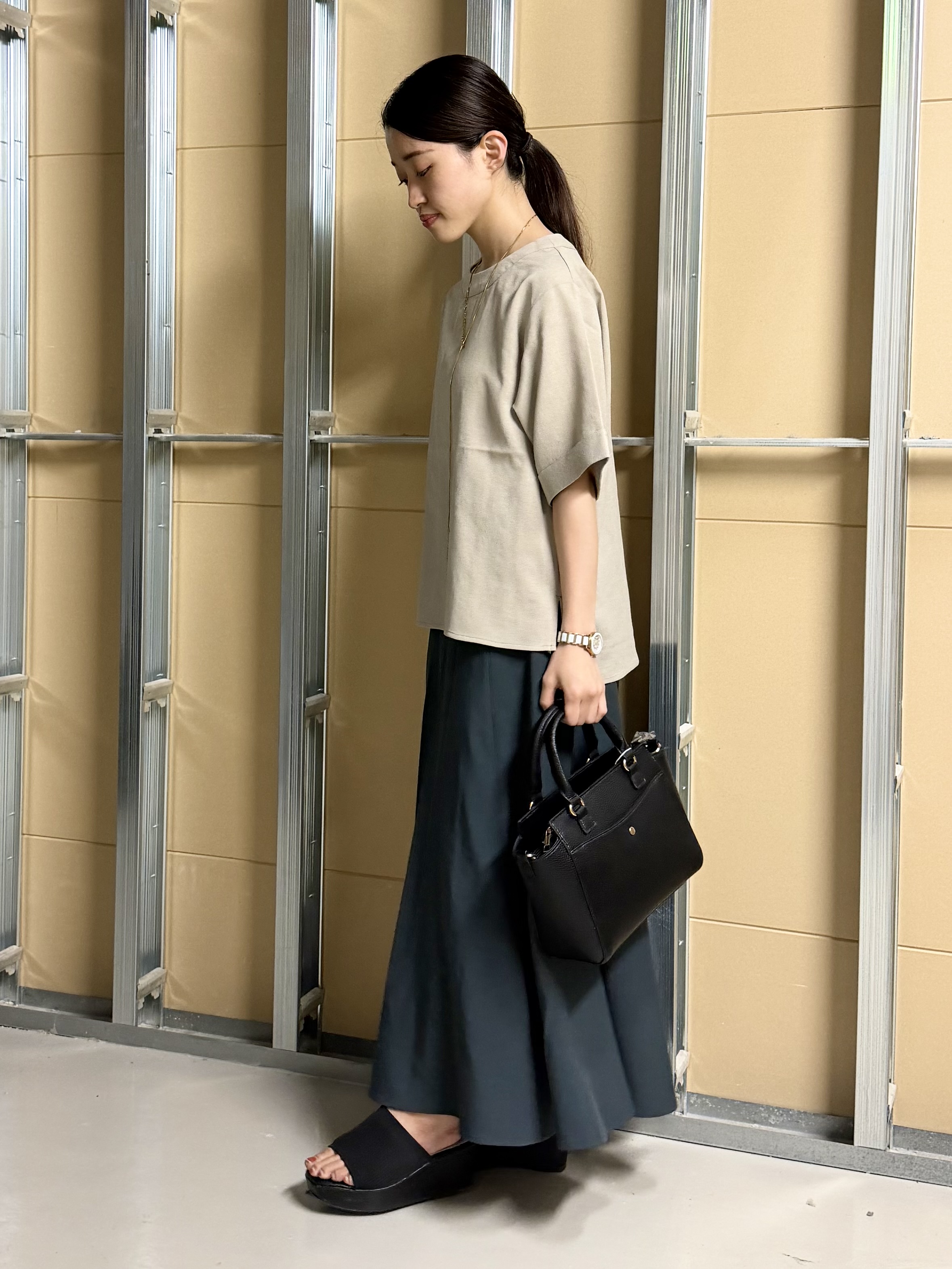 sahoさんの「THE SHOP TK｜【M-XL/二の腕カバー】さらり麻調メッシュ5分袖ブラウス」を使ったコーディネート