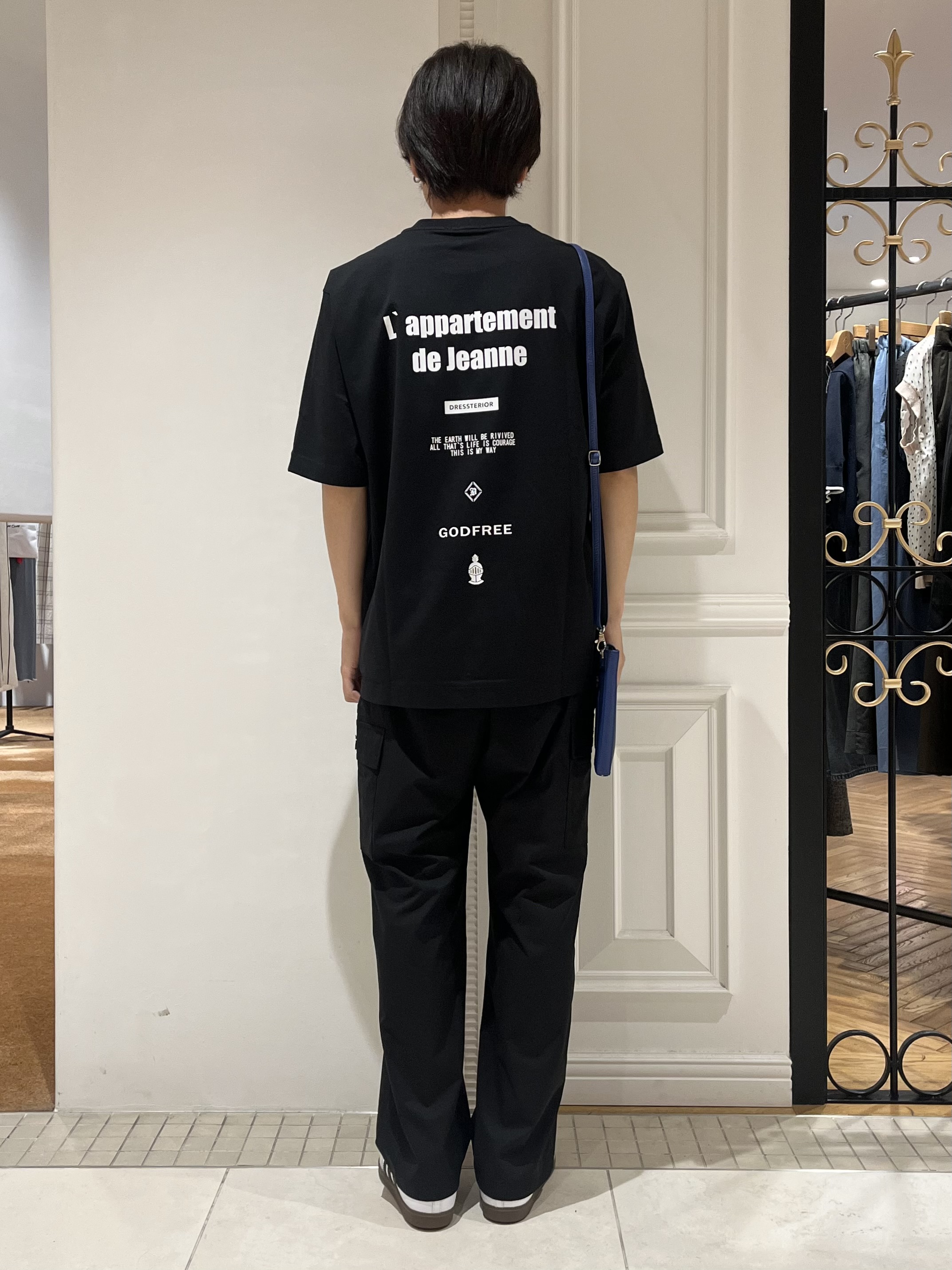 Watanabeさんの「DRESSTERIOR｜【接触冷感／UVカット／抗菌防臭／しわ防止】クールデオドラント ロゴTシャツ」を使ったコーディネート