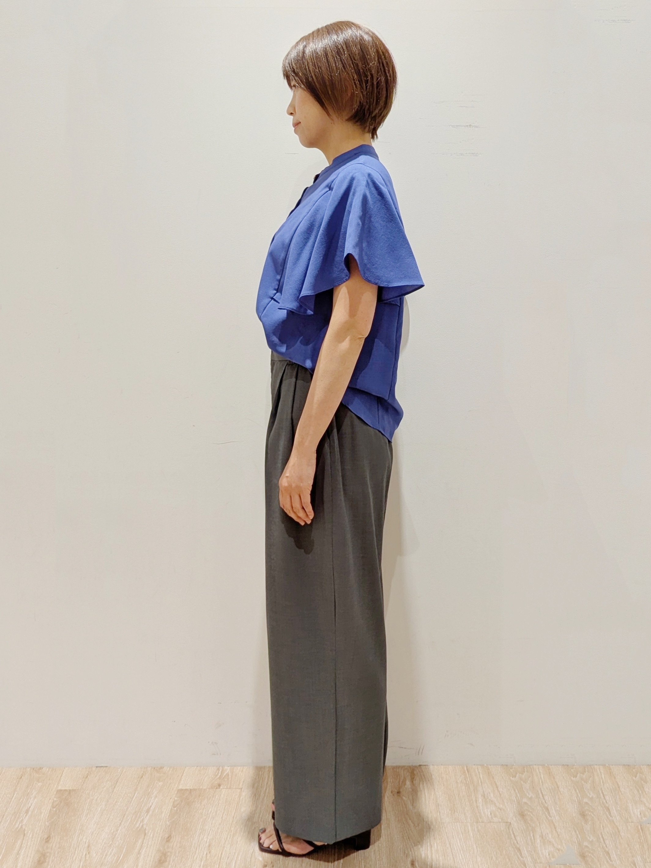 SHIMAKOさんの「OPAQUE.CLIP｜【接触冷感／吸水速乾】フレアスリーブブラウス《イージーアイロン／洗濯機OK》」を使ったコーディネート
