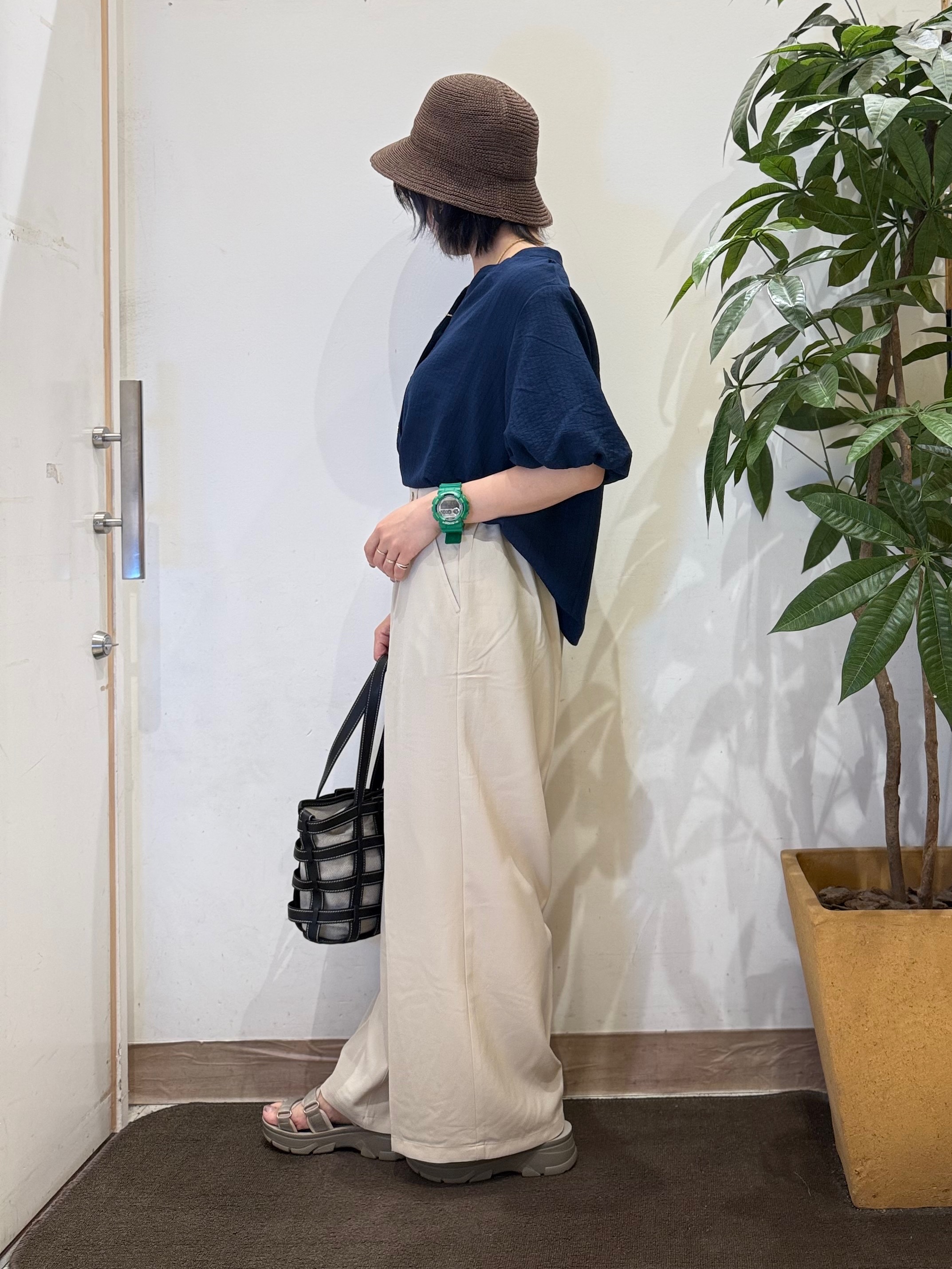 misakiさんの「SHOO･LA･RUE｜【S-LL/洗濯機可】バルーンスリーブ　キーネックブラウス」を使ったコーディネート