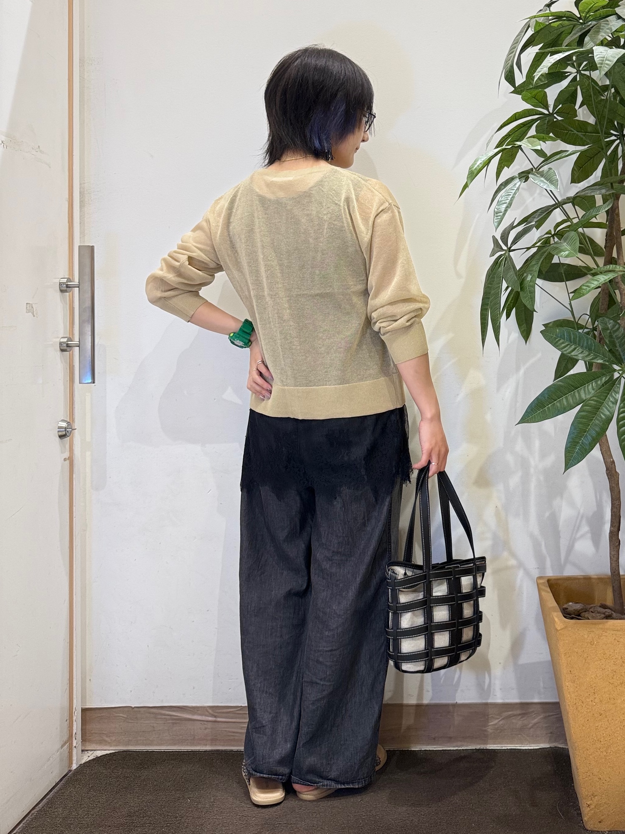 misakiさんの「SHOO･LA･RUE｜【さらり快適/洗濯機可/S-LL】シアーラメカーディガン」を使ったコーディネート