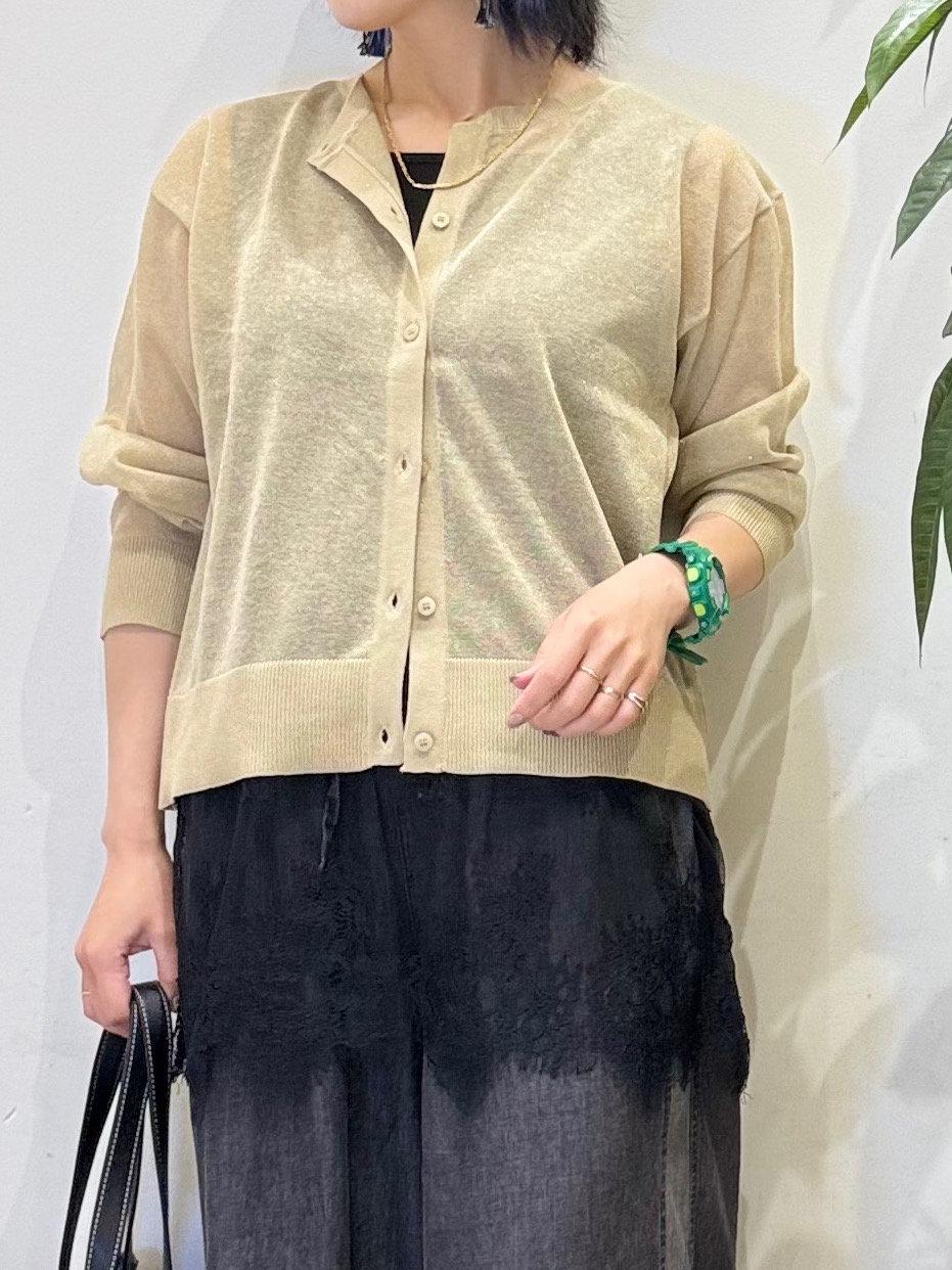 misakiさんの「SHOO･LA･RUE｜【さらり快適/洗濯機可/S-LL】シアーラメカーディガン」を使ったコーディネート