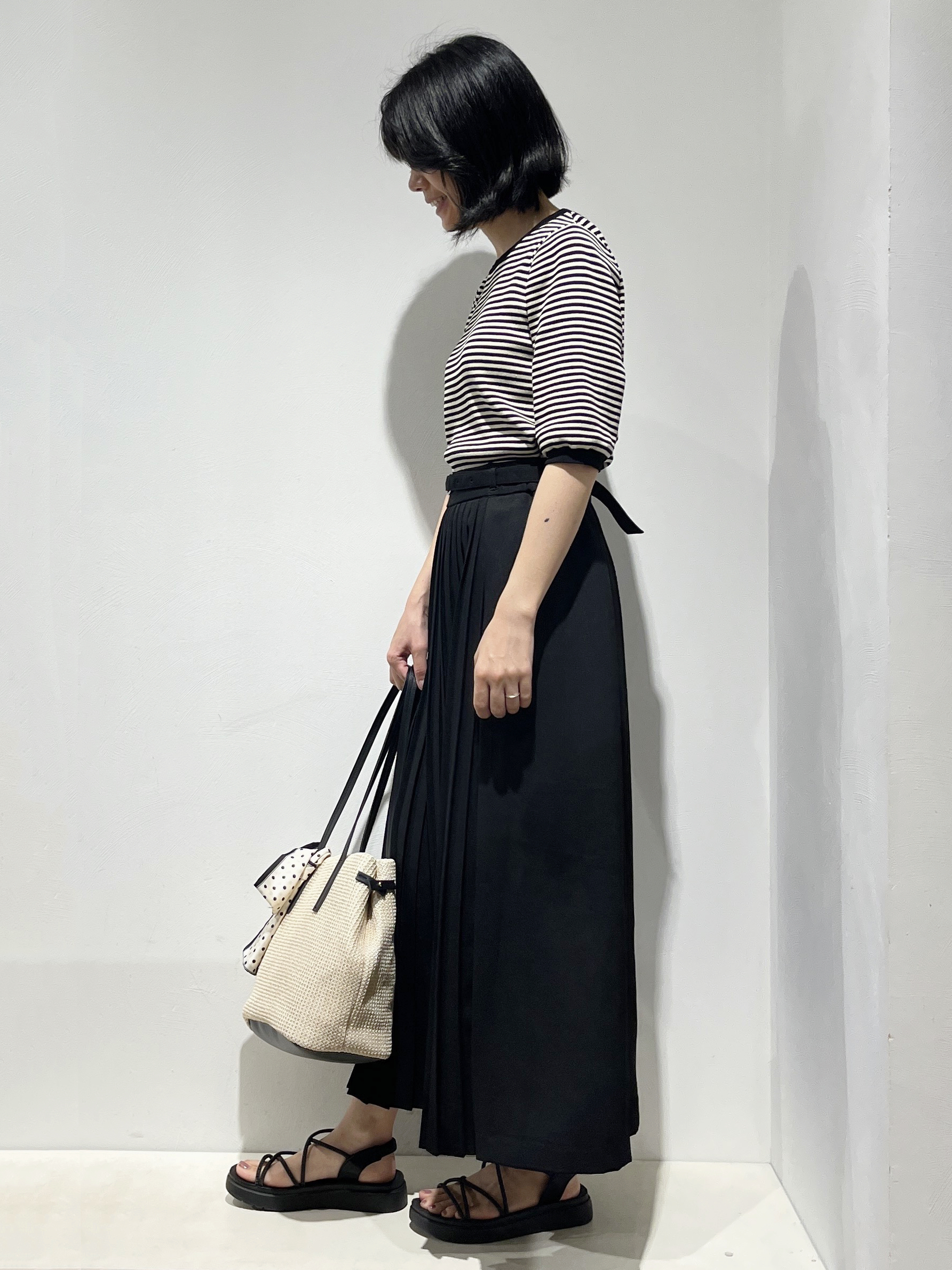 Fujiharuさんの「grove｜【シリーズ累計36万枚/UVカット・ひんやり・洗濯機OK】やわらかドライタッチ 五分袖クルーネックニ」を使ったコーディネート