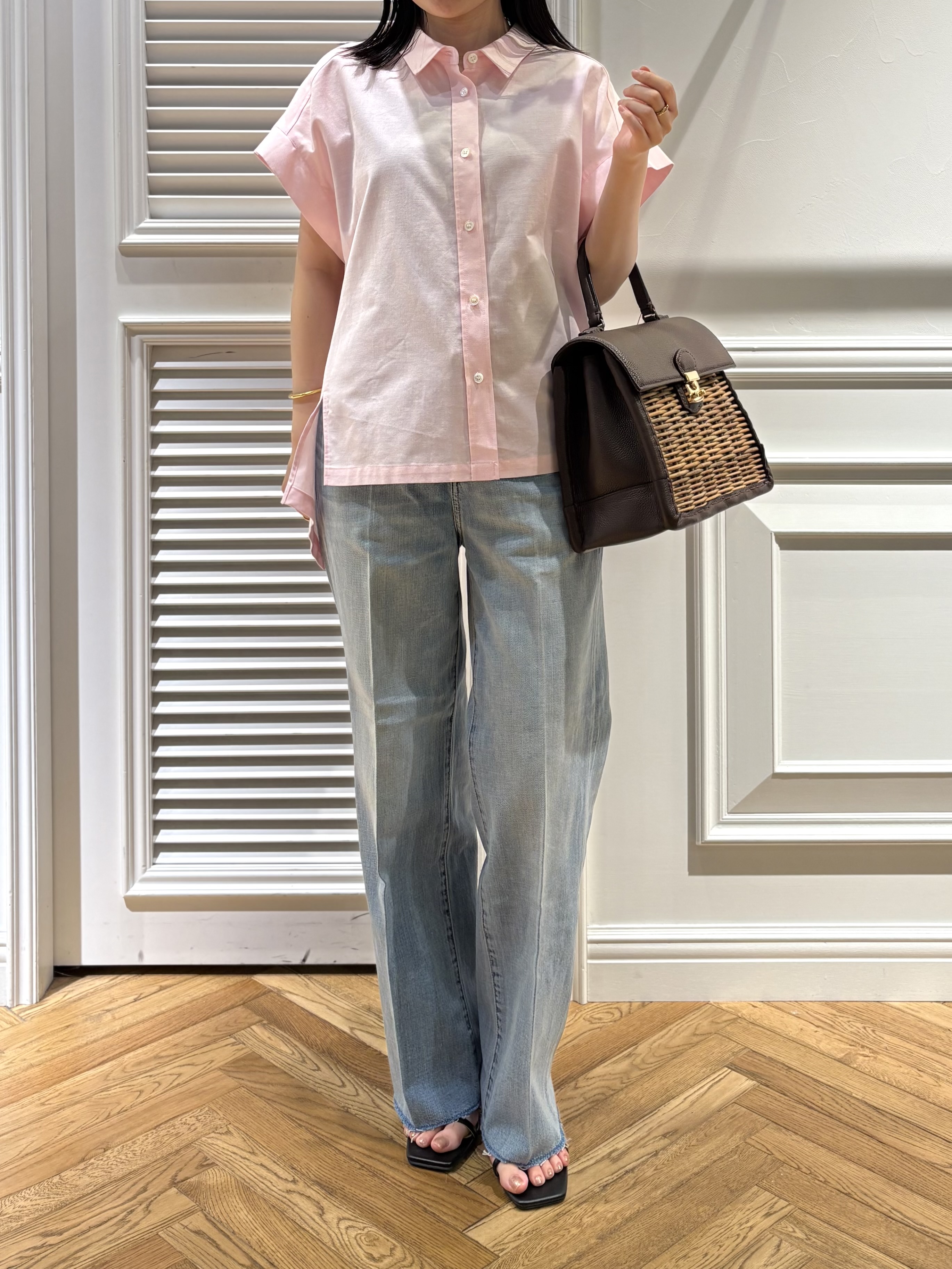 cocoさんの「DRESSTERIOR｜【毎年人気/ウォッシャブル】バックフレアオックスシャツ」を使ったコーディネート