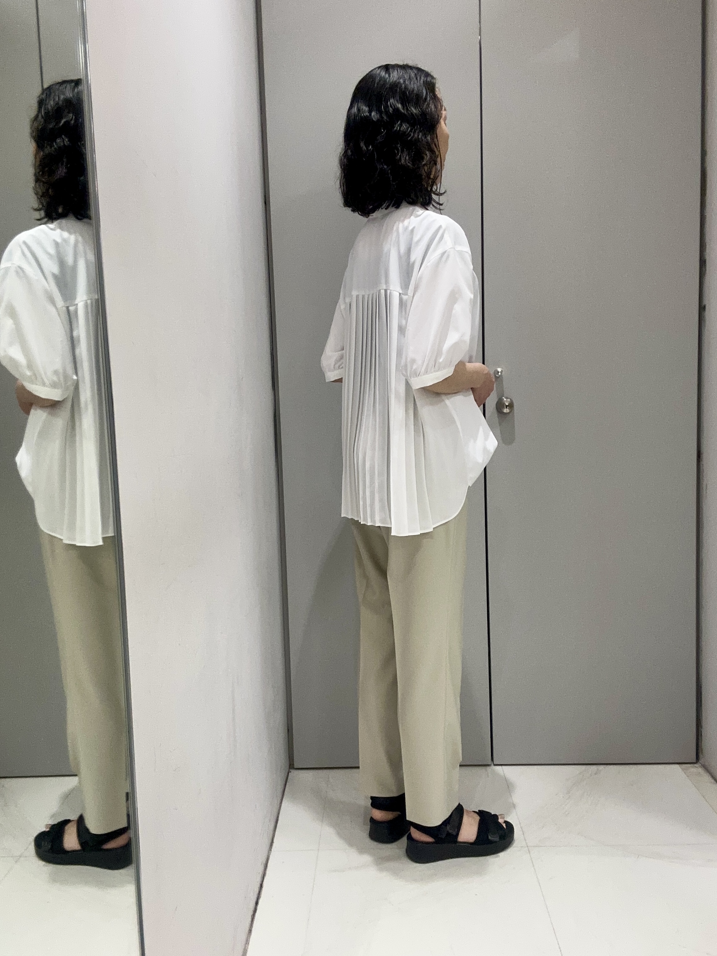 Kouさんの「Reflect｜【手洗い可】異素材ドッキングブラウス」を使ったコーディネート