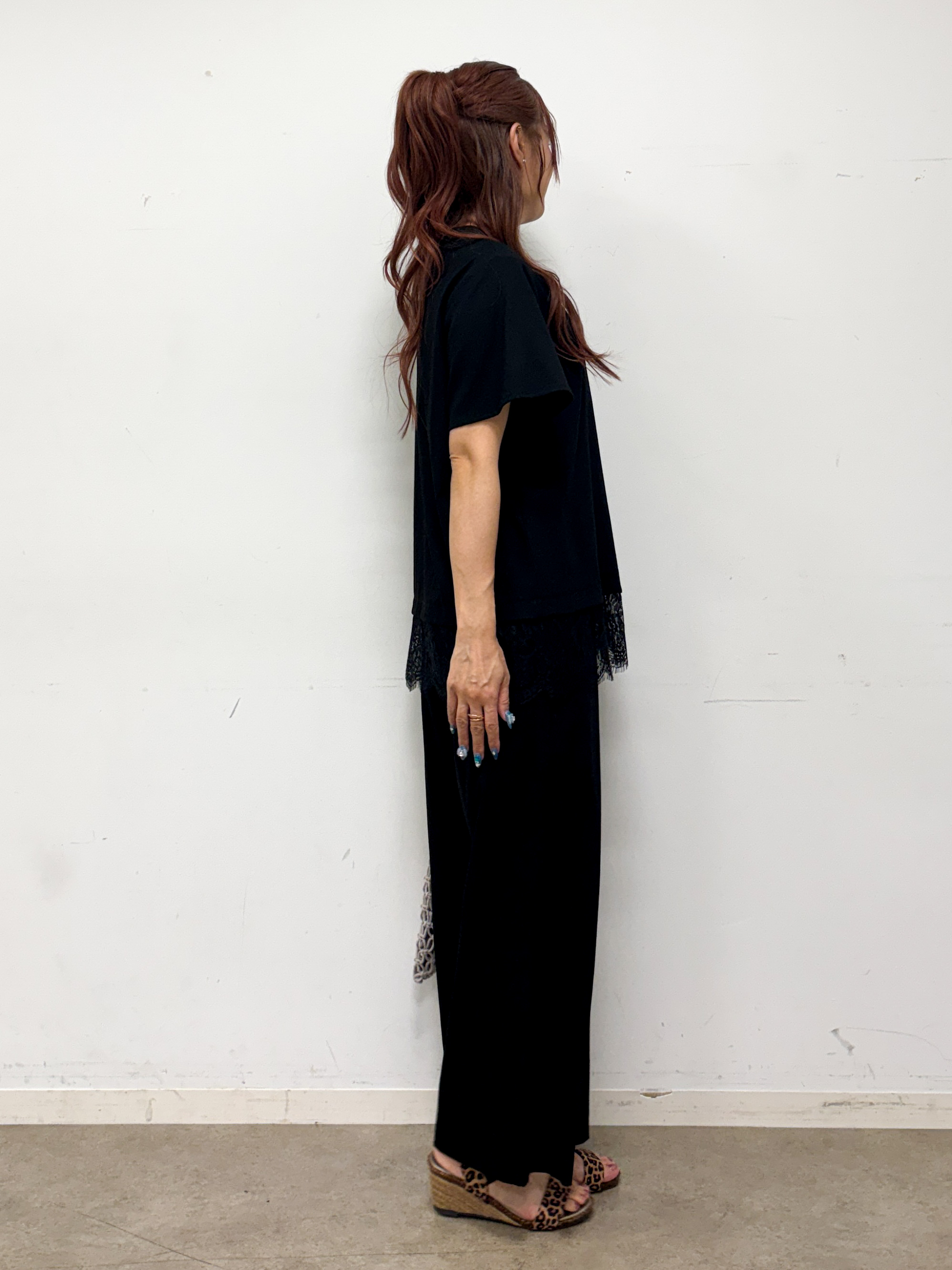 ゆゆさんの「SHOO･LA･RUE｜【S-LL/洗濯機可】軽凛(かろりん)ひんやり スキッパー裾レースブラウス」を使ったコーディネート