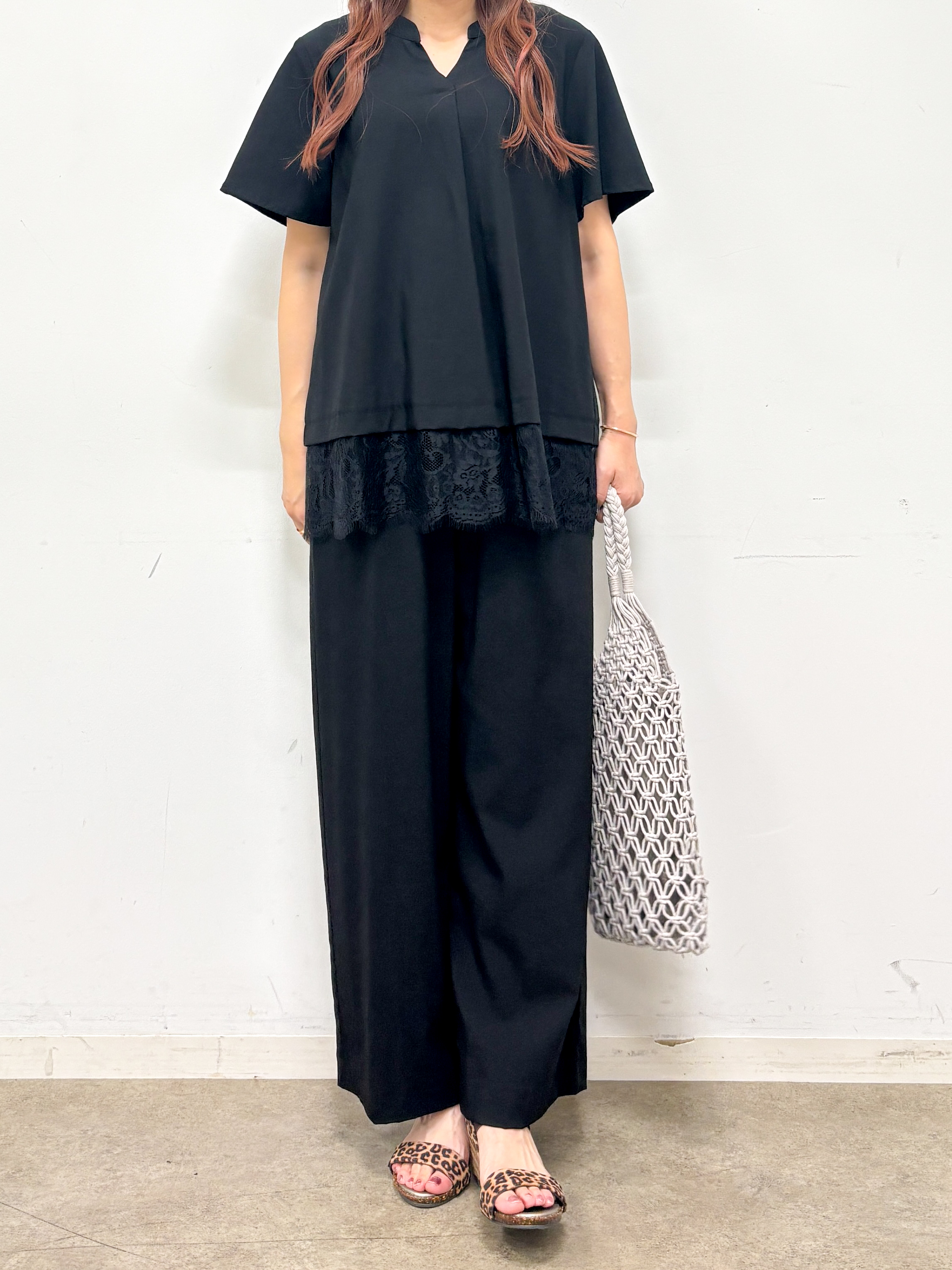 ゆゆさんの「SHOO･LA･RUE｜【S-LL/洗濯機可】軽凛(かろりん)ひんやり スキッパー裾レースブラウス」を使ったコーディネート