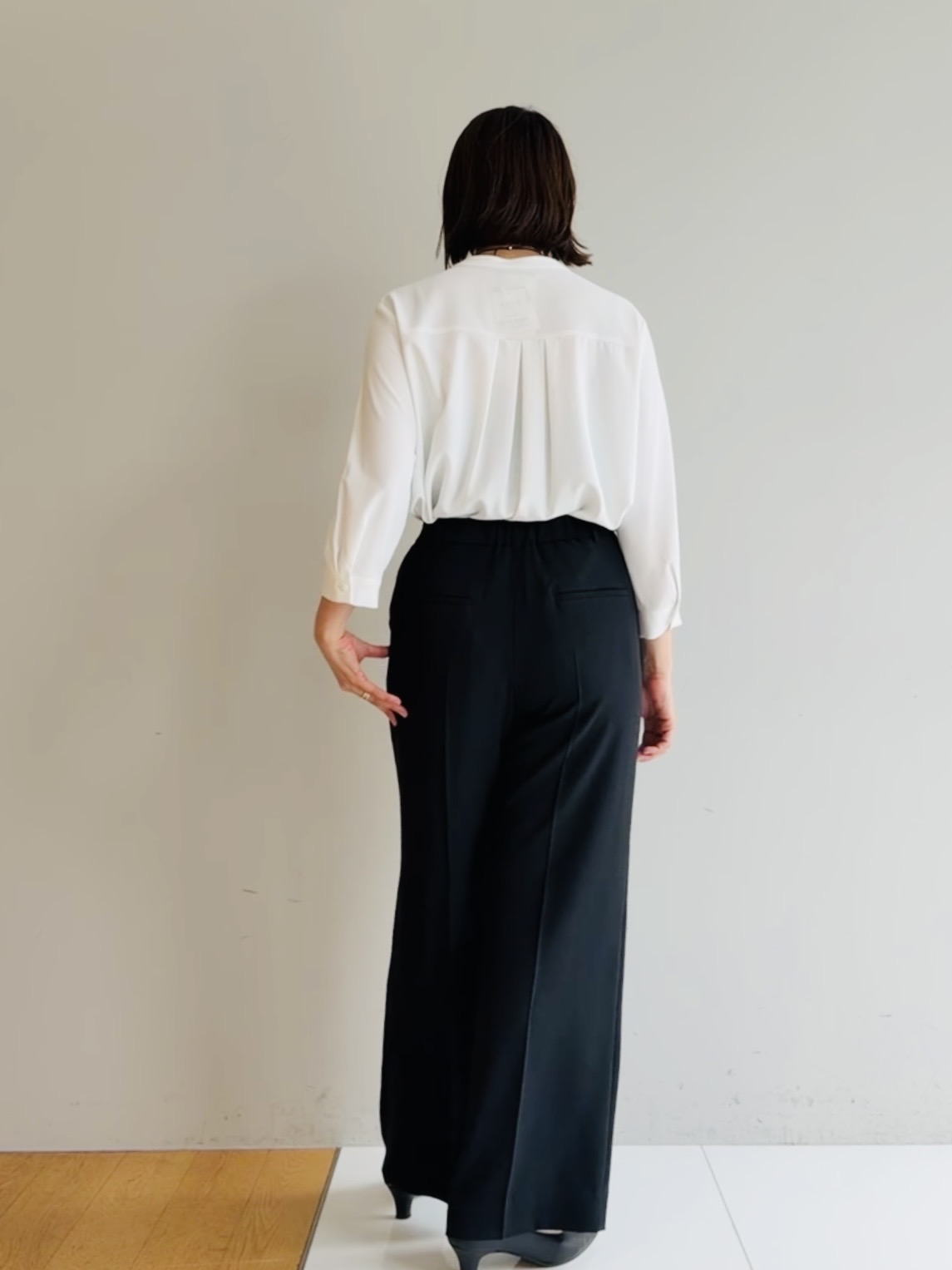 murayamaさんの「INDIVI｜【ラム革／美脚／通勤】レザーパンプス」を使ったコーディネート