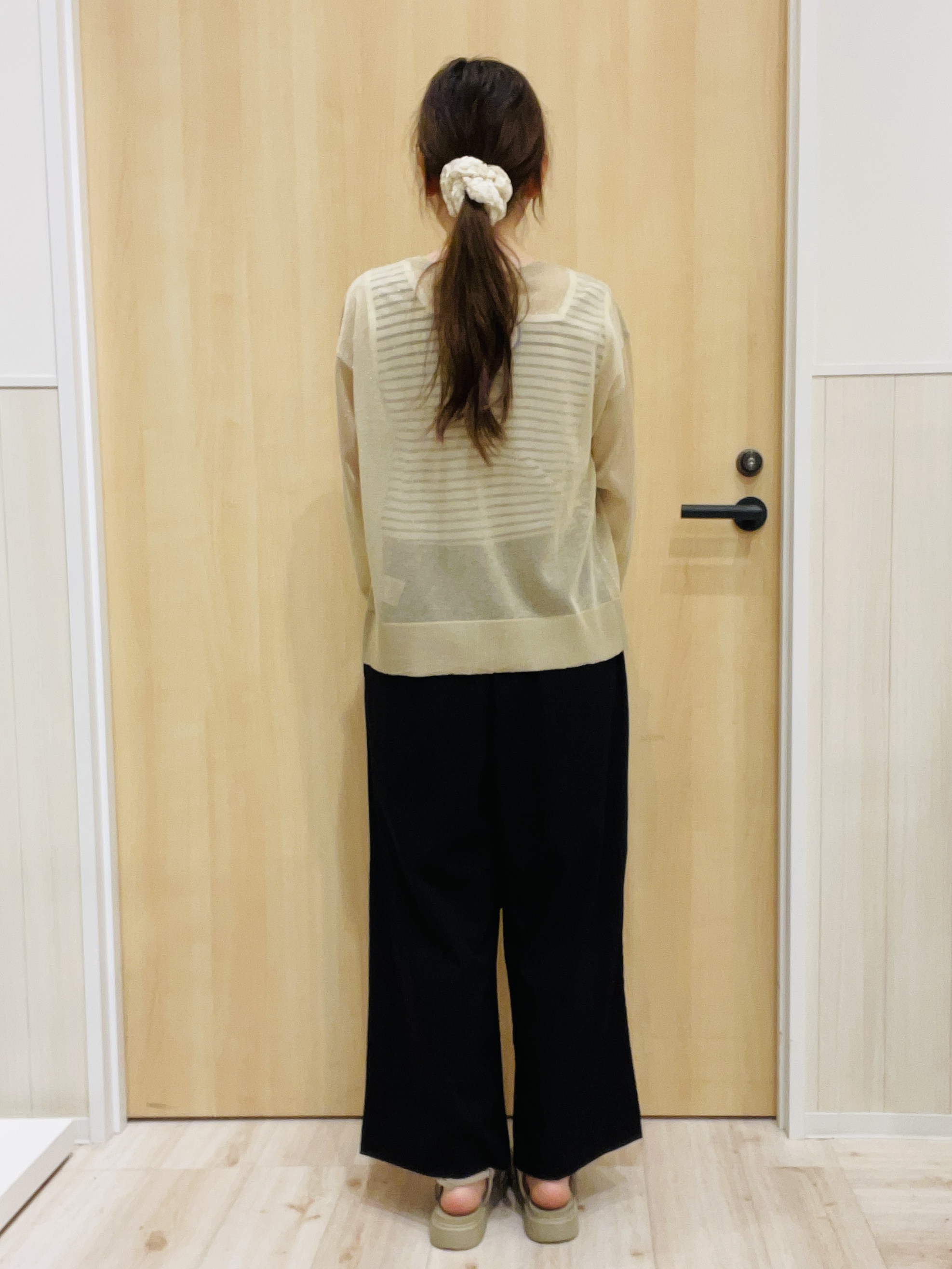 minamiさんの「SHOO･LA･RUE｜【さらり快適/洗濯機可/S-LL】シアーラメカーディガン」を使ったコーディネート