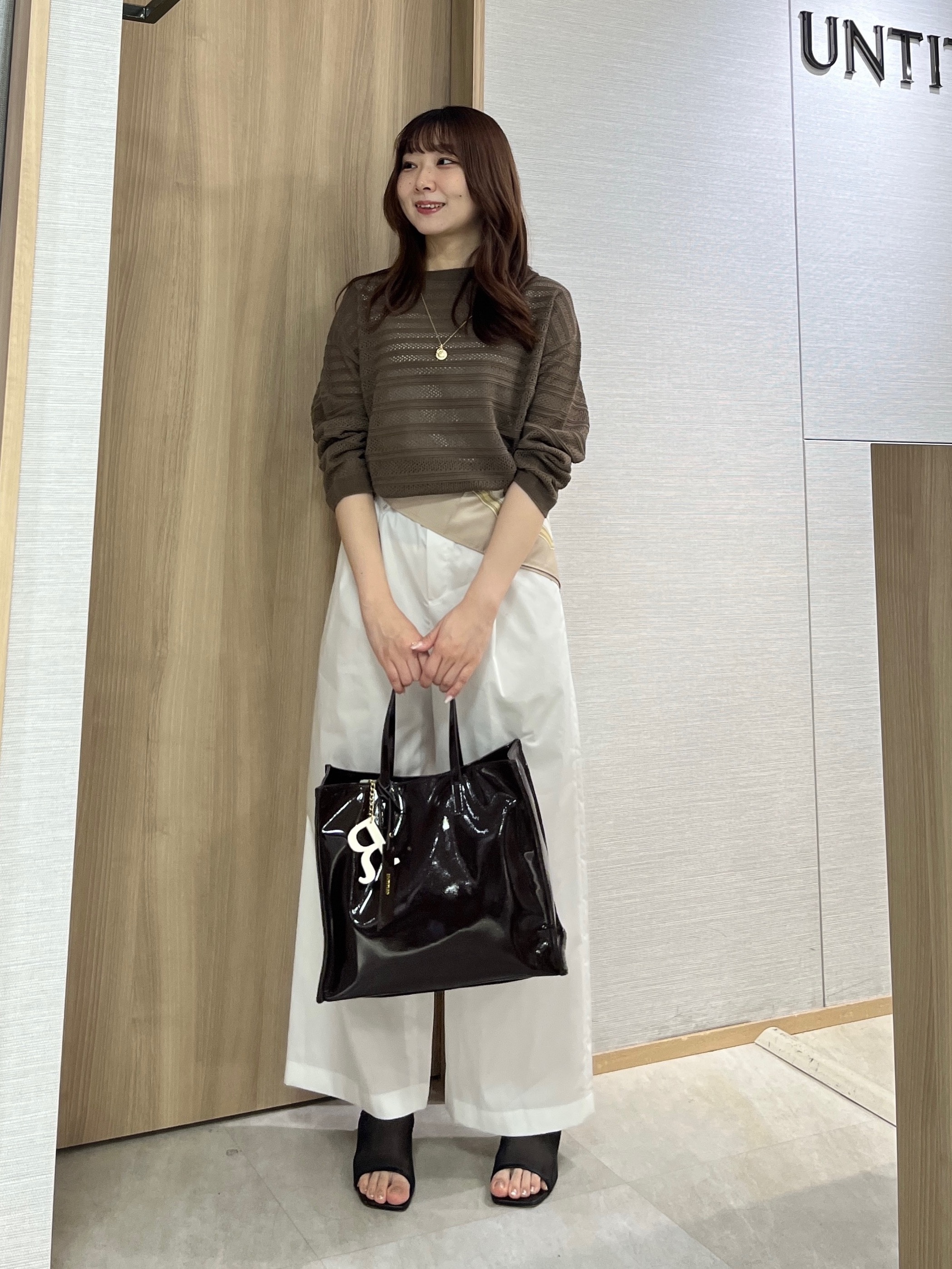 KAHOさんの「UNTITLED｜メッシュ柄ボーダーニット」を使ったコーディネート