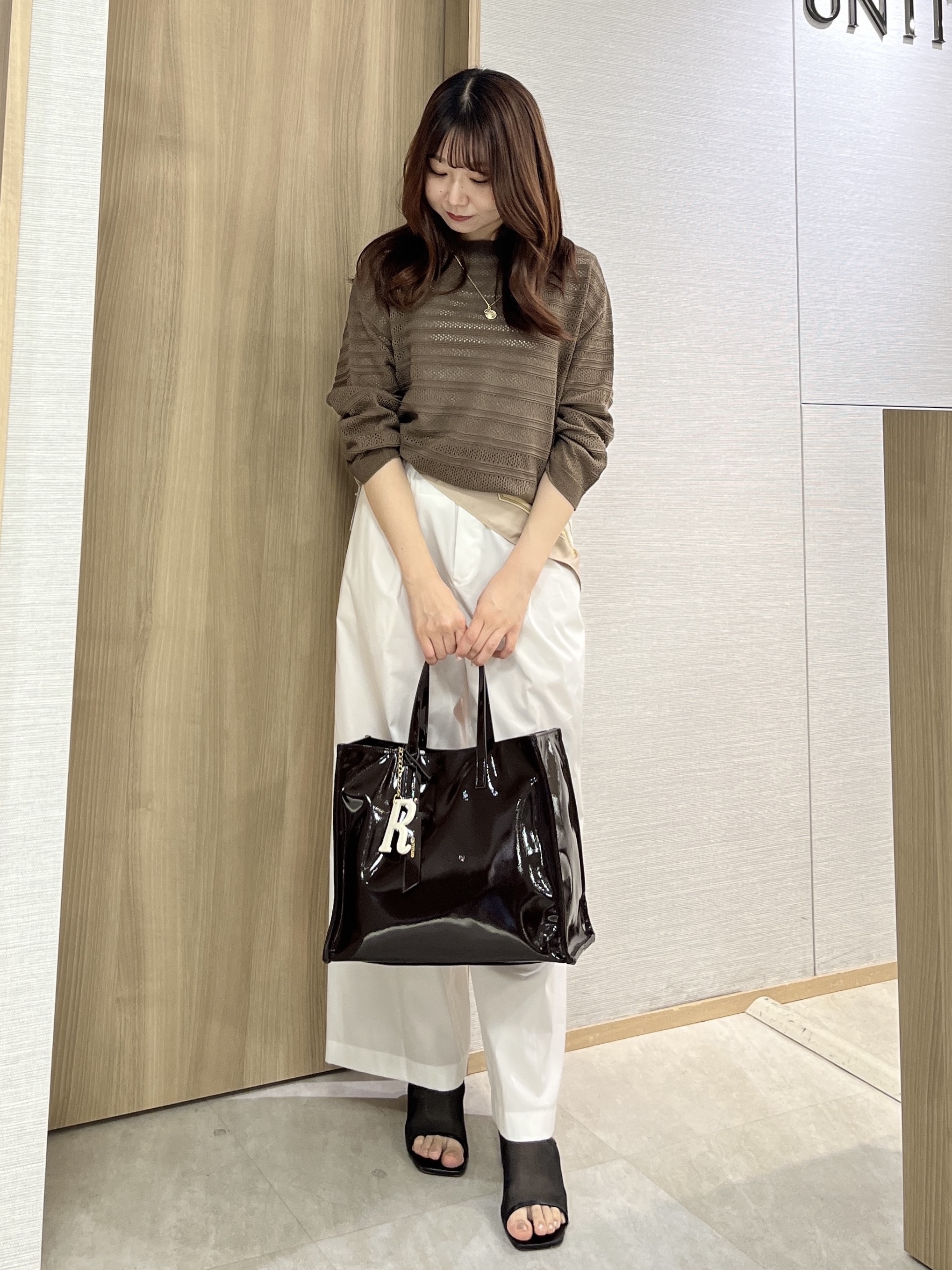 KAHOさんの「UNTITLED｜メッシュ柄ボーダーニット」を使ったコーディネート