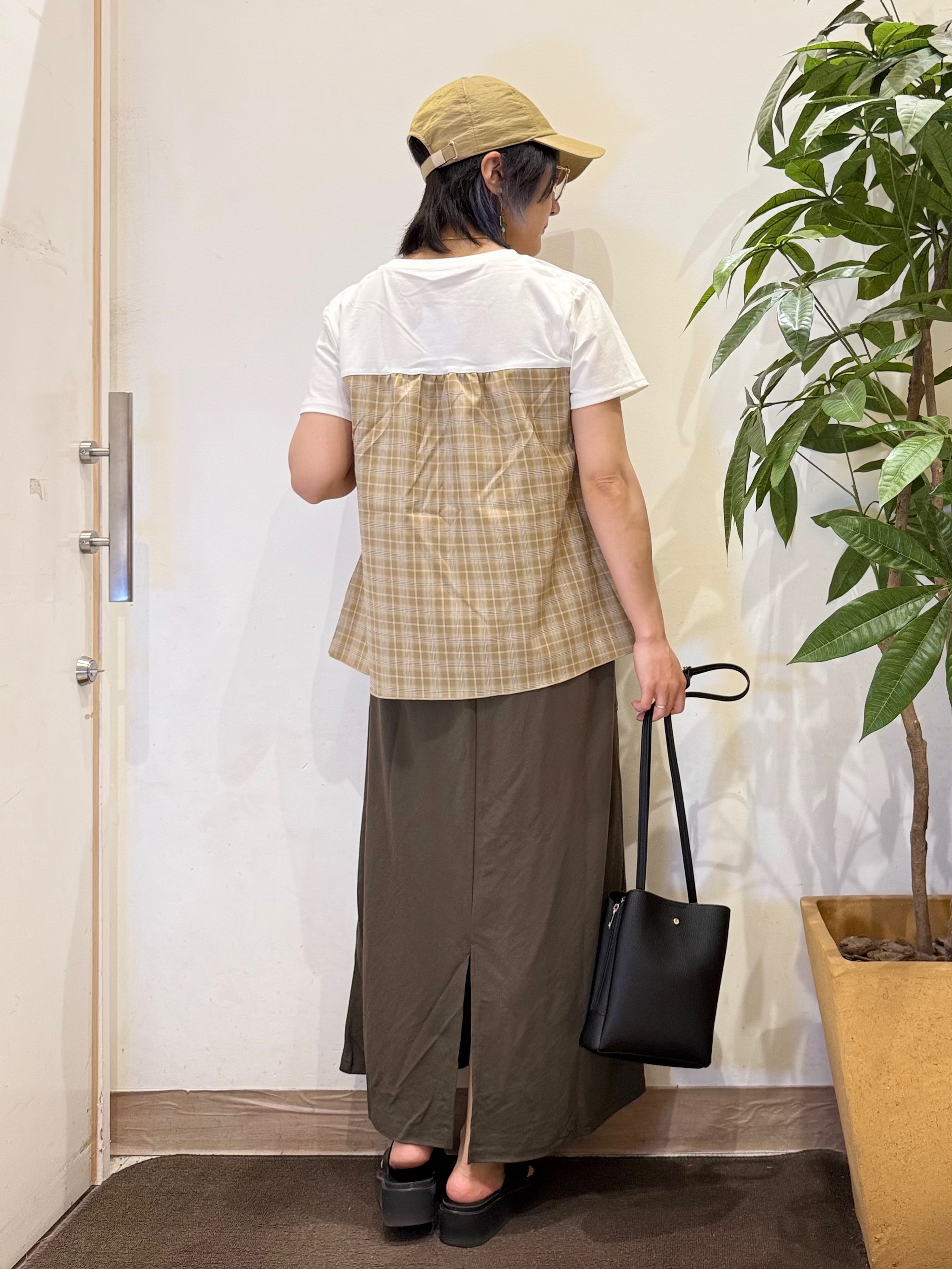 misakiさんの「SHOO･LA･RUE｜【S-LL/洗濯機可】着るだけサマ見え 柄アソートビスチェ風ドッキングTシャツ」を使ったコーディネート
