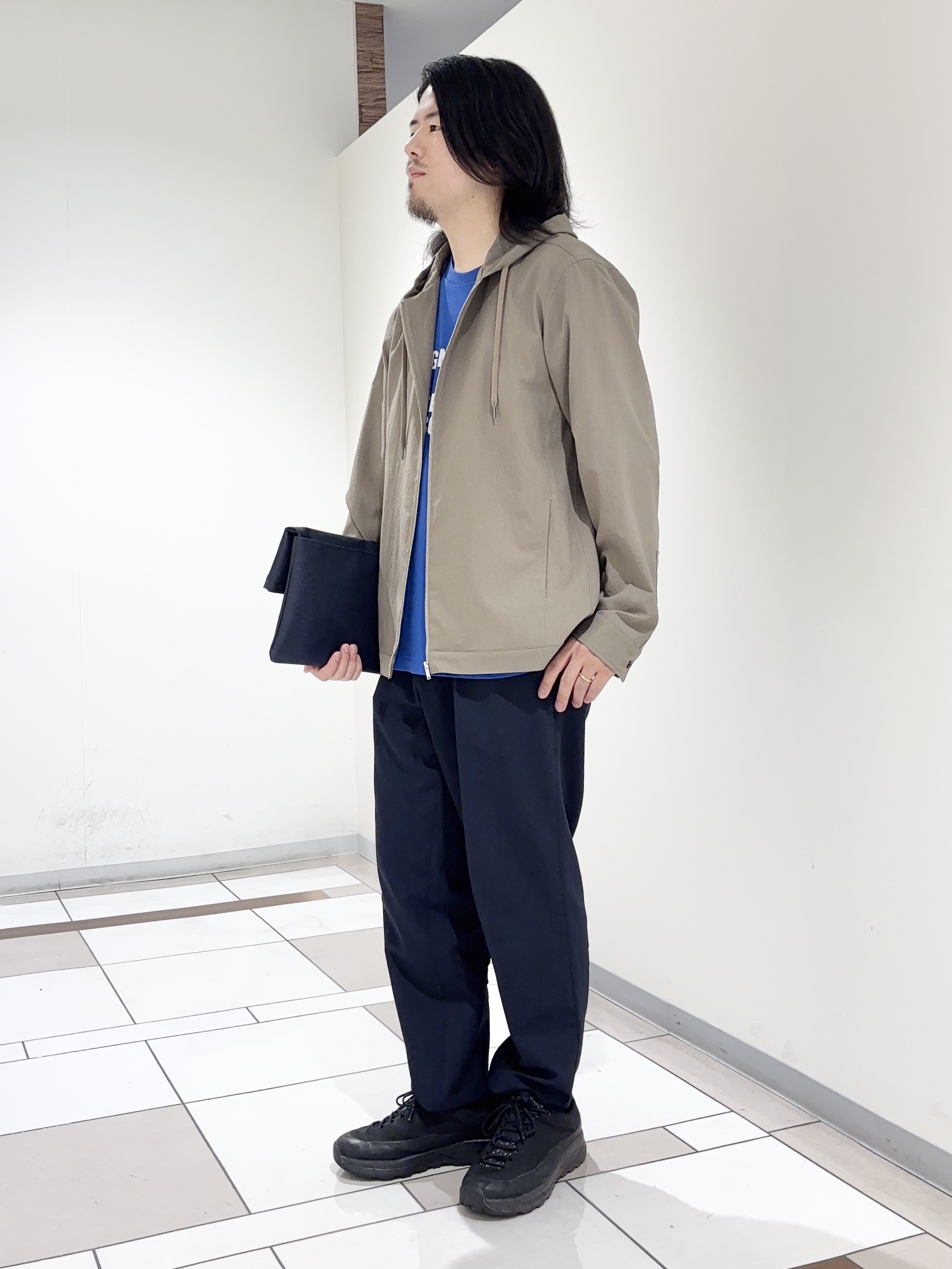 及川さんの「TAKEO KIKUCHI｜【撥水・洗える・シワになりにくい】 リランチェ（R） フードブルゾン」を使ったコーディネート