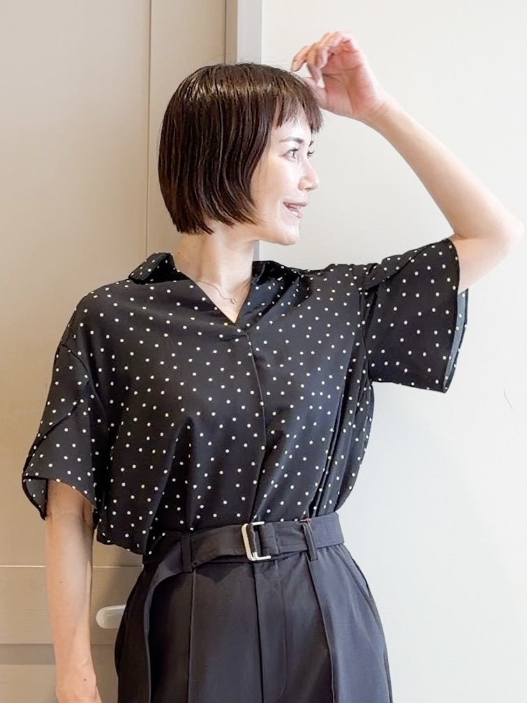 yamakoさんの「grove｜【洗濯機◎】さらっと着映える、バックデザインブラウス」を使ったコーディネート