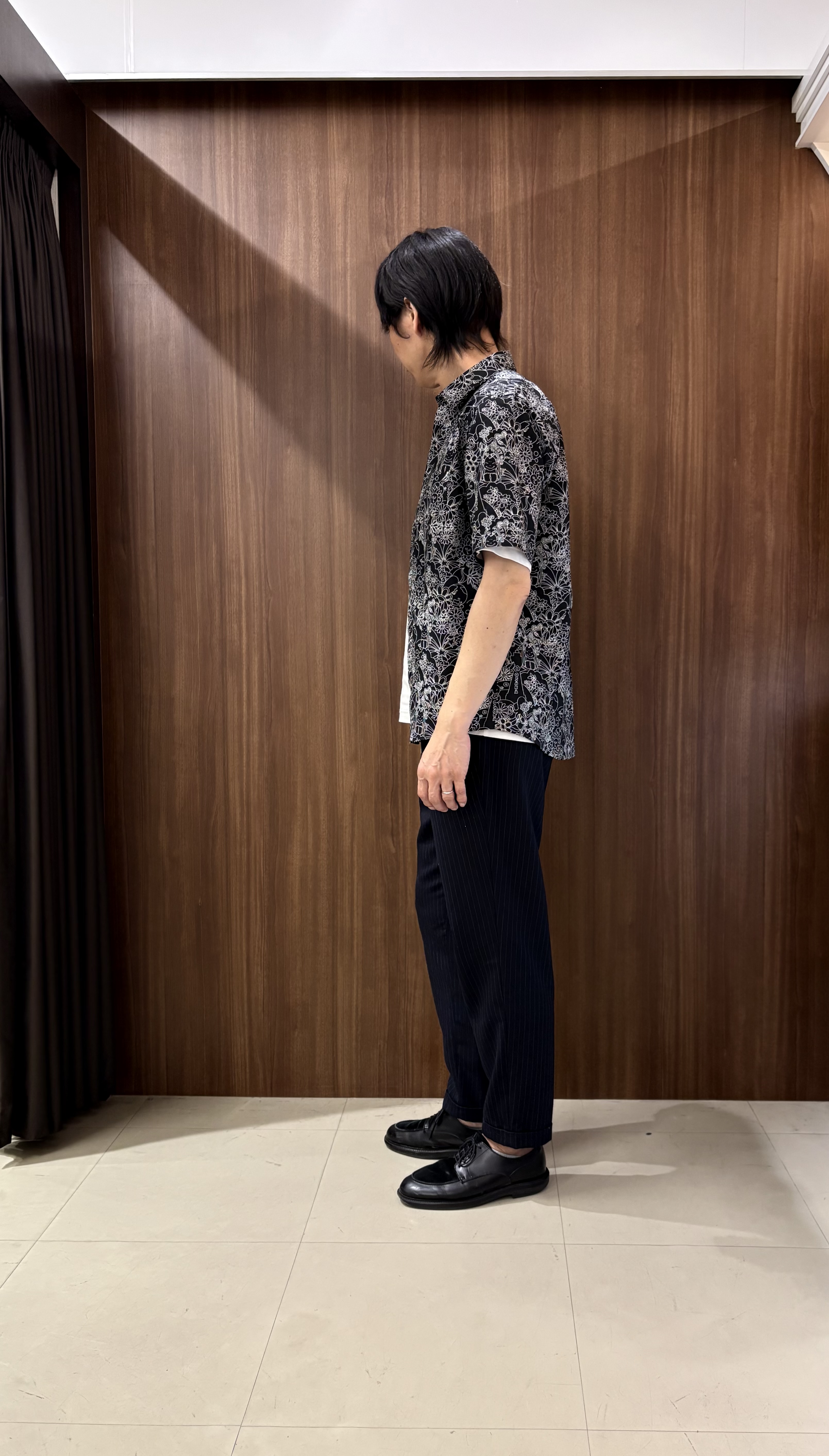 かたやまさんの「TAKEO KIKUCHI｜【BOWLER HAT LABEL】ビリケンさんプリント 半袖シャツ」を使ったコーディネート
