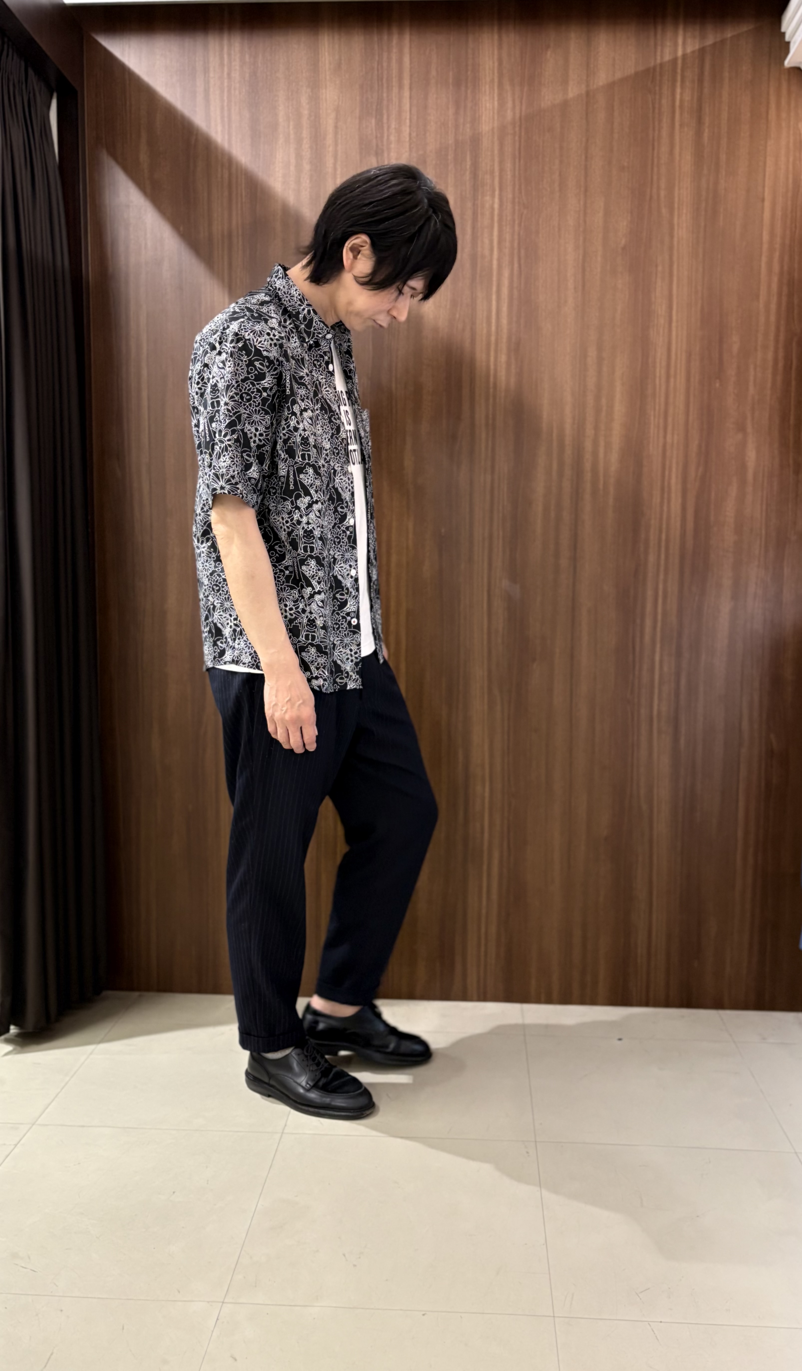 かたやまさんの「TAKEO KIKUCHI｜【BOWLER HAT LABEL】ビリケンさんプリント 半袖シャツ」を使ったコーディネート