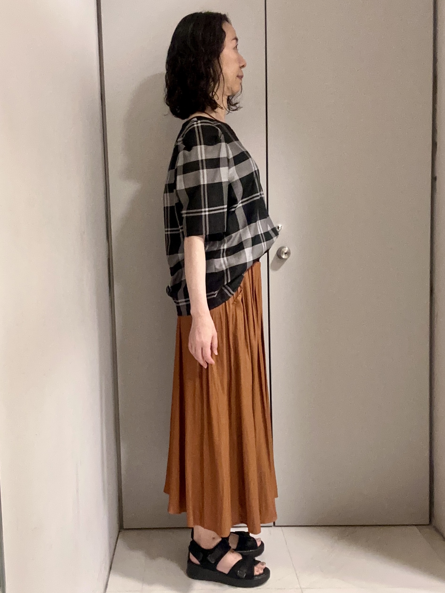 Kouさんの「Reflect｜【セットアップ／手洗い可】チェック柄パフスリーブブラウス」を使ったコーディネート