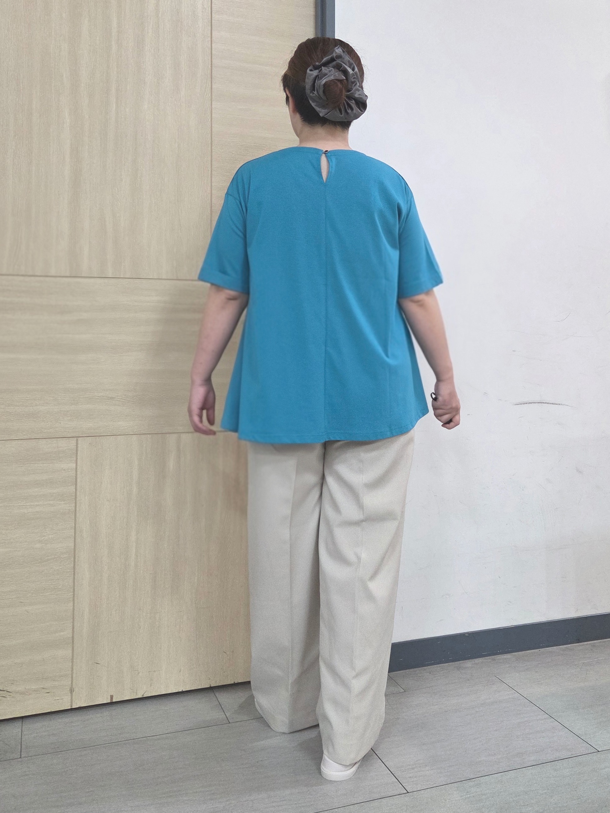 にゃみさんの「grove｜【遮熱／吸水速乾／接触冷感／UVカット】フレアシルエットTシャツ」を使ったコーディネート