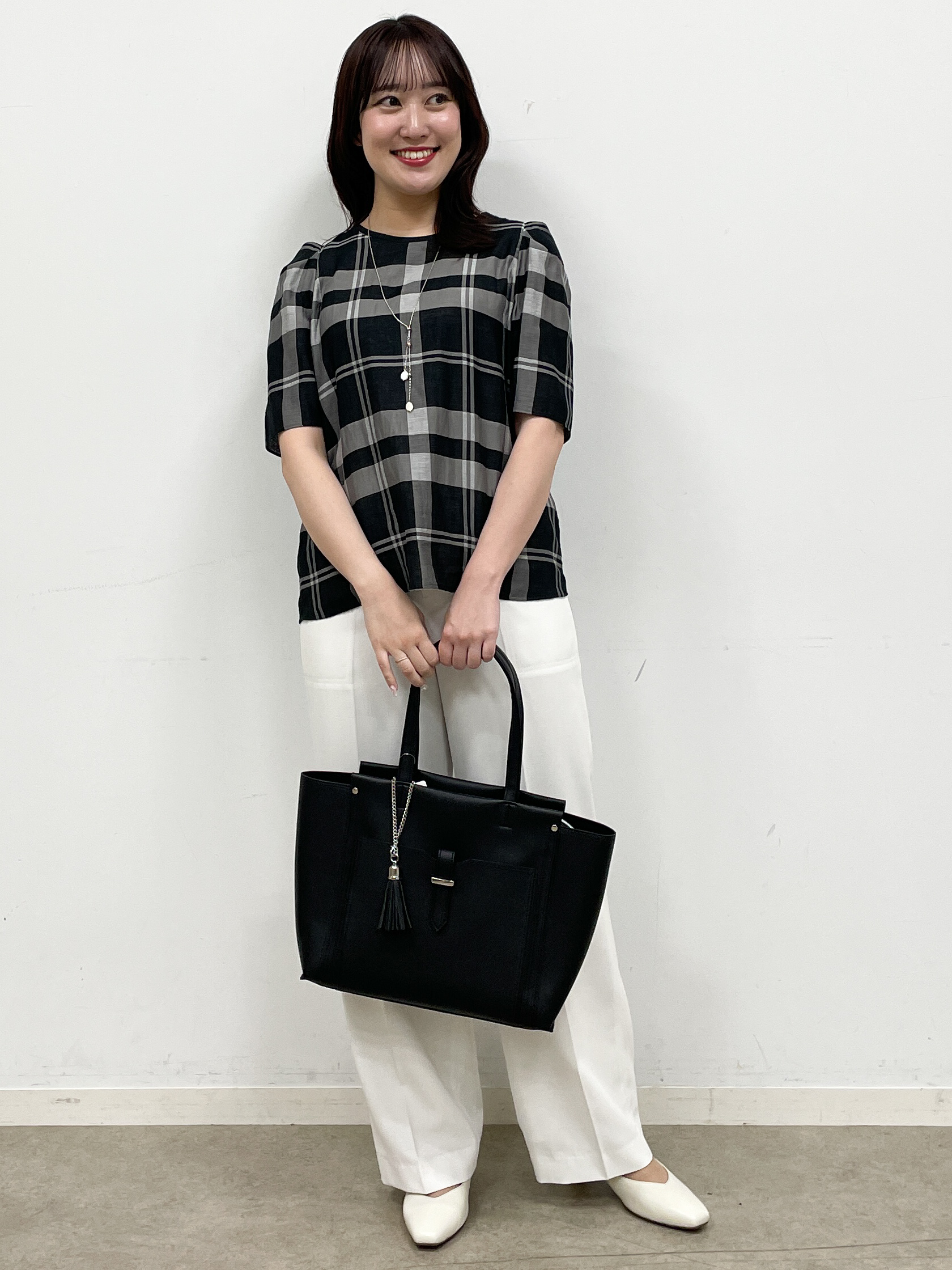 yukariさんの「Reflect｜【セットアップ／手洗い可】チェック柄パフスリーブブラウス」を使ったコーディネート