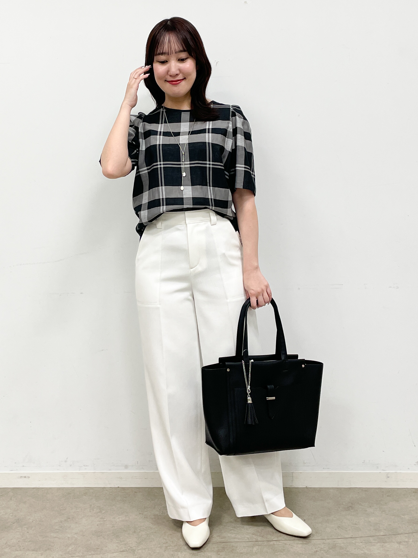 yukariさんの「Reflect｜【セットアップ／手洗い可】チェック柄パフスリーブブラウス」を使ったコーディネート